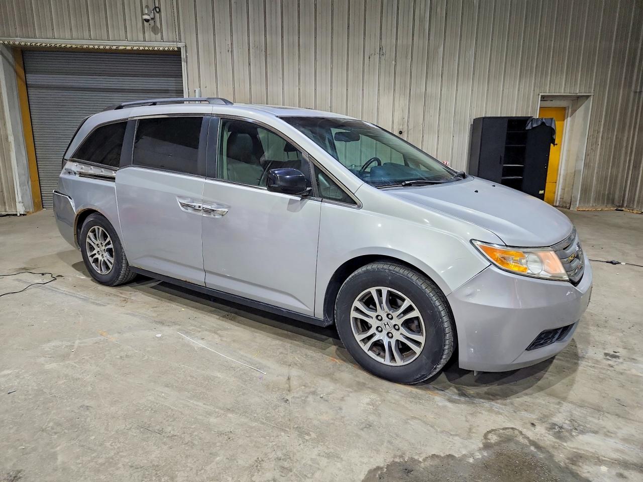 2013 Honda Odyssey Exl Серебряный vin: 5FNRL5H66DB001701