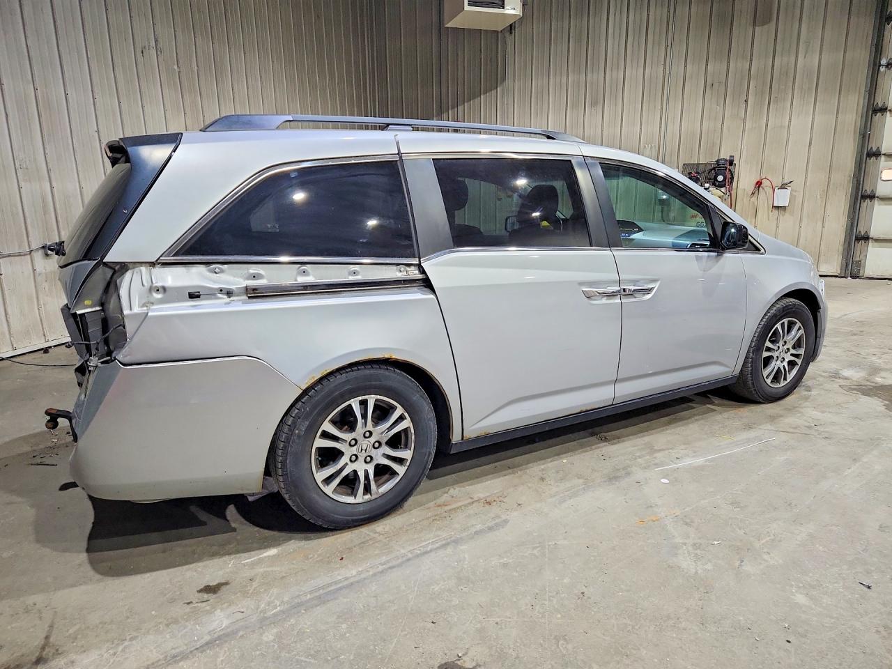 2013 Honda Odyssey Exl Серебряный vin: 5FNRL5H66DB001701