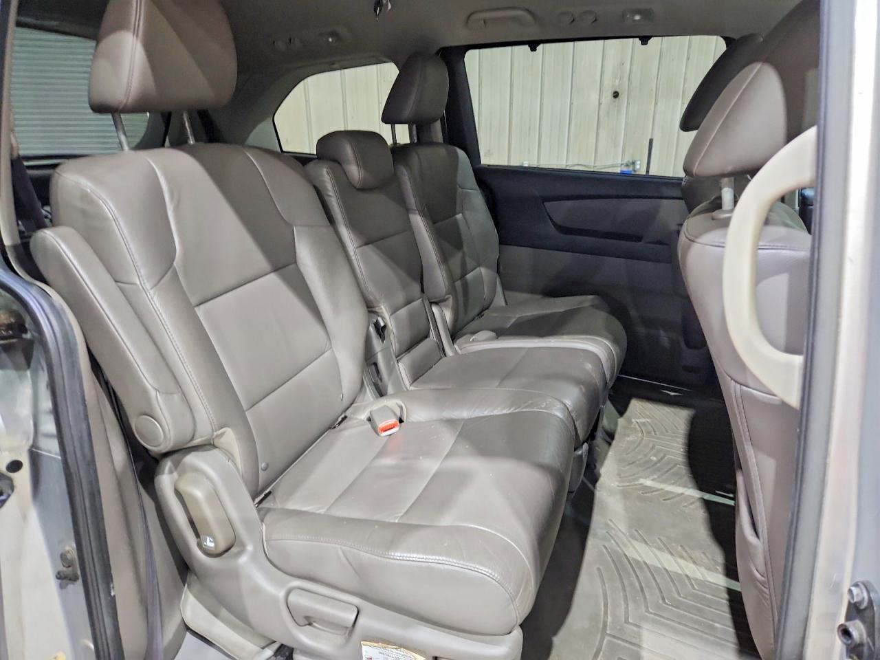 2013 Honda Odyssey Exl Серебряный vin: 5FNRL5H66DB001701