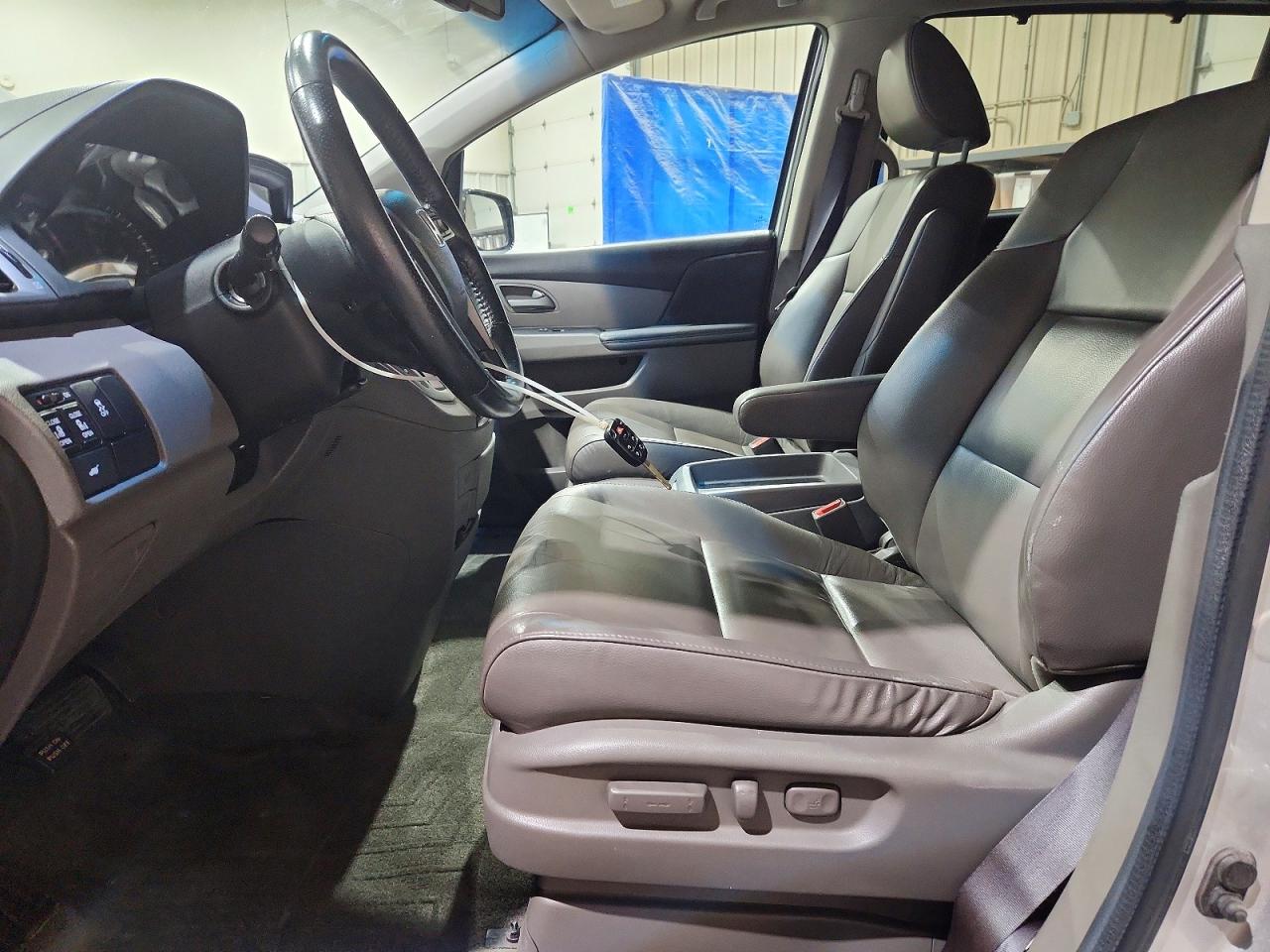 2013 Honda Odyssey Exl Серебряный vin: 5FNRL5H66DB001701