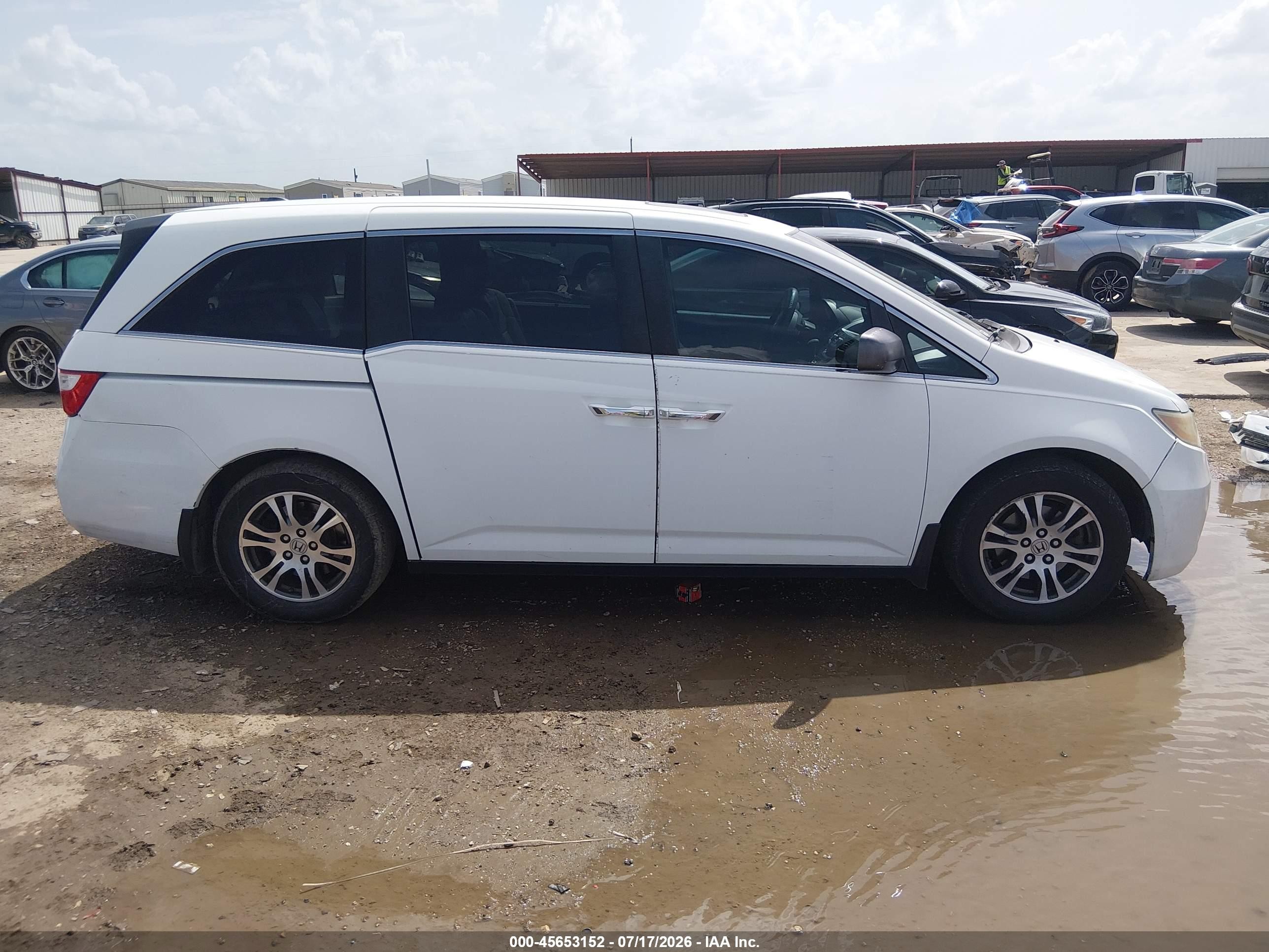 2013 Honda Odyssey Ex-l White vin: 5FNRL5H66DB057167