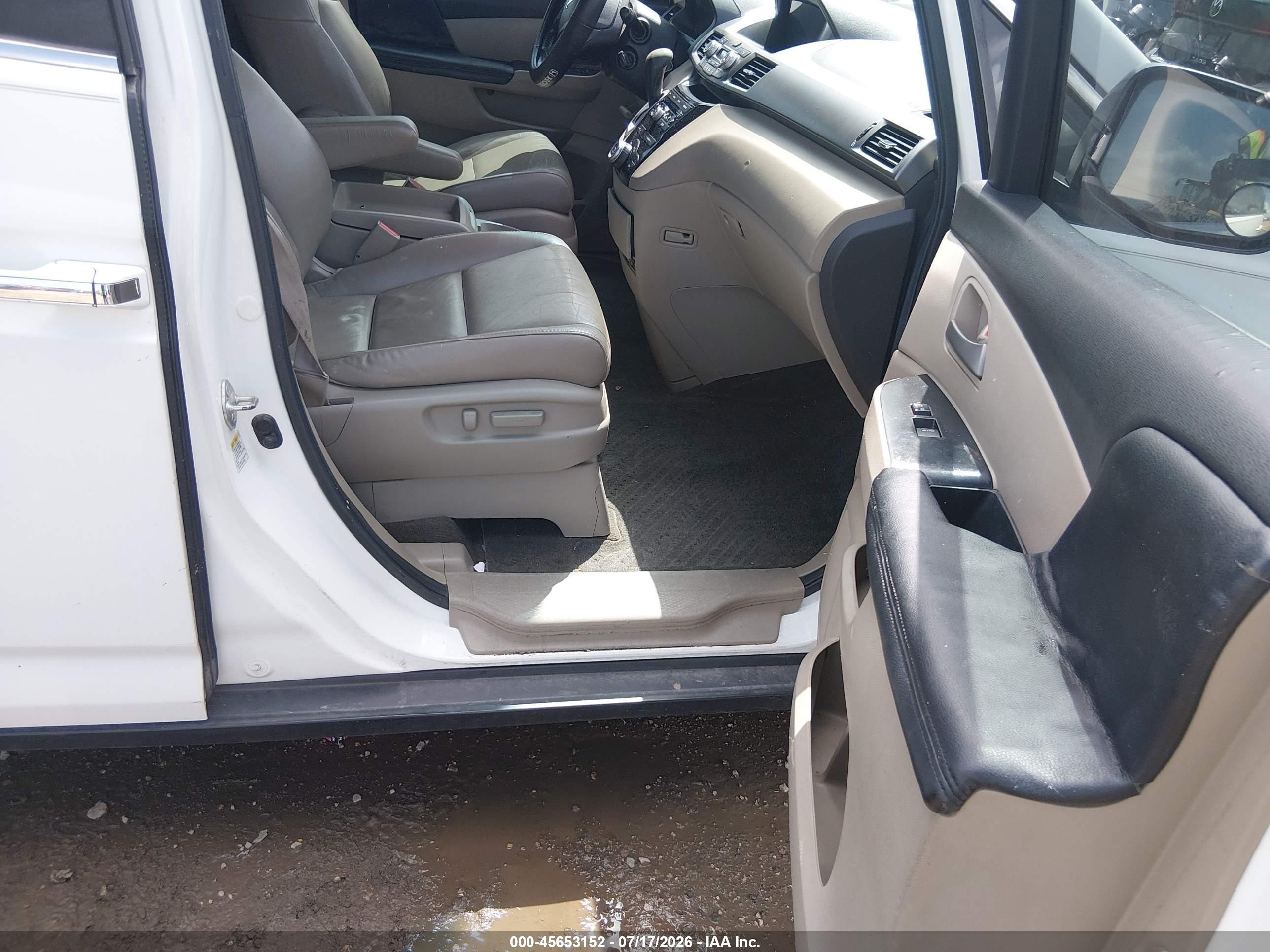 2013 Honda Odyssey Ex-l White vin: 5FNRL5H66DB057167