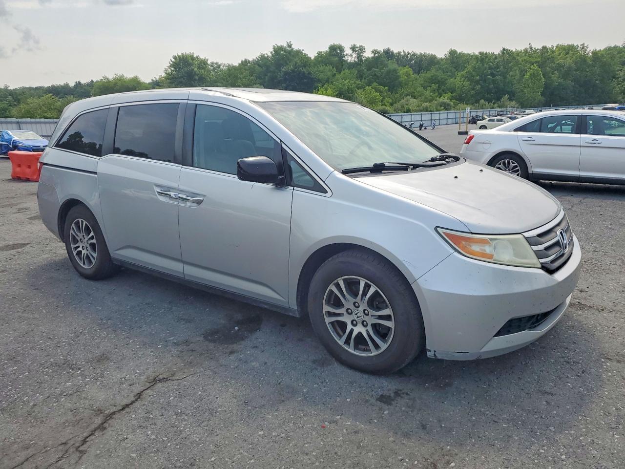2013 Honda Odyssey Exl Silver vin: 5FNRL5H66DB080433