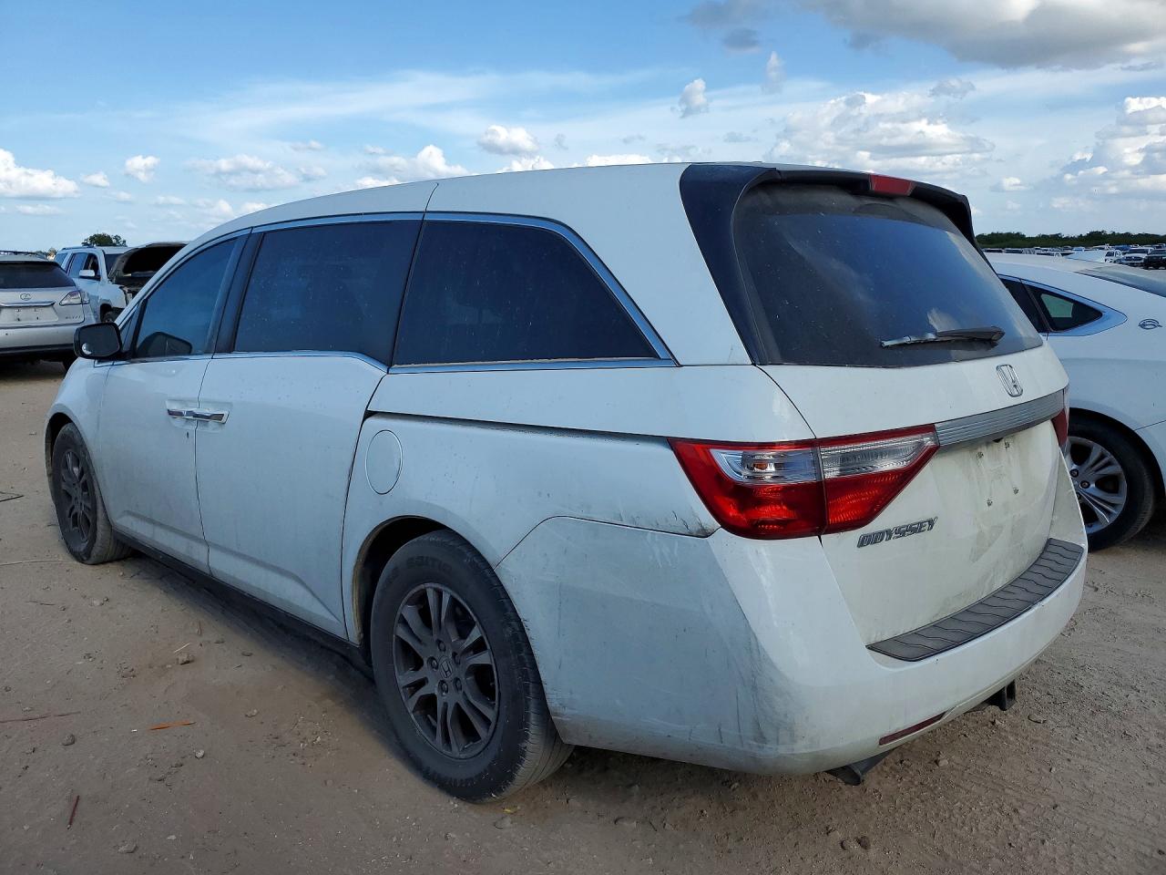 2013 Honda Odyssey Exl White vin: 5FNRL5H66DB080495