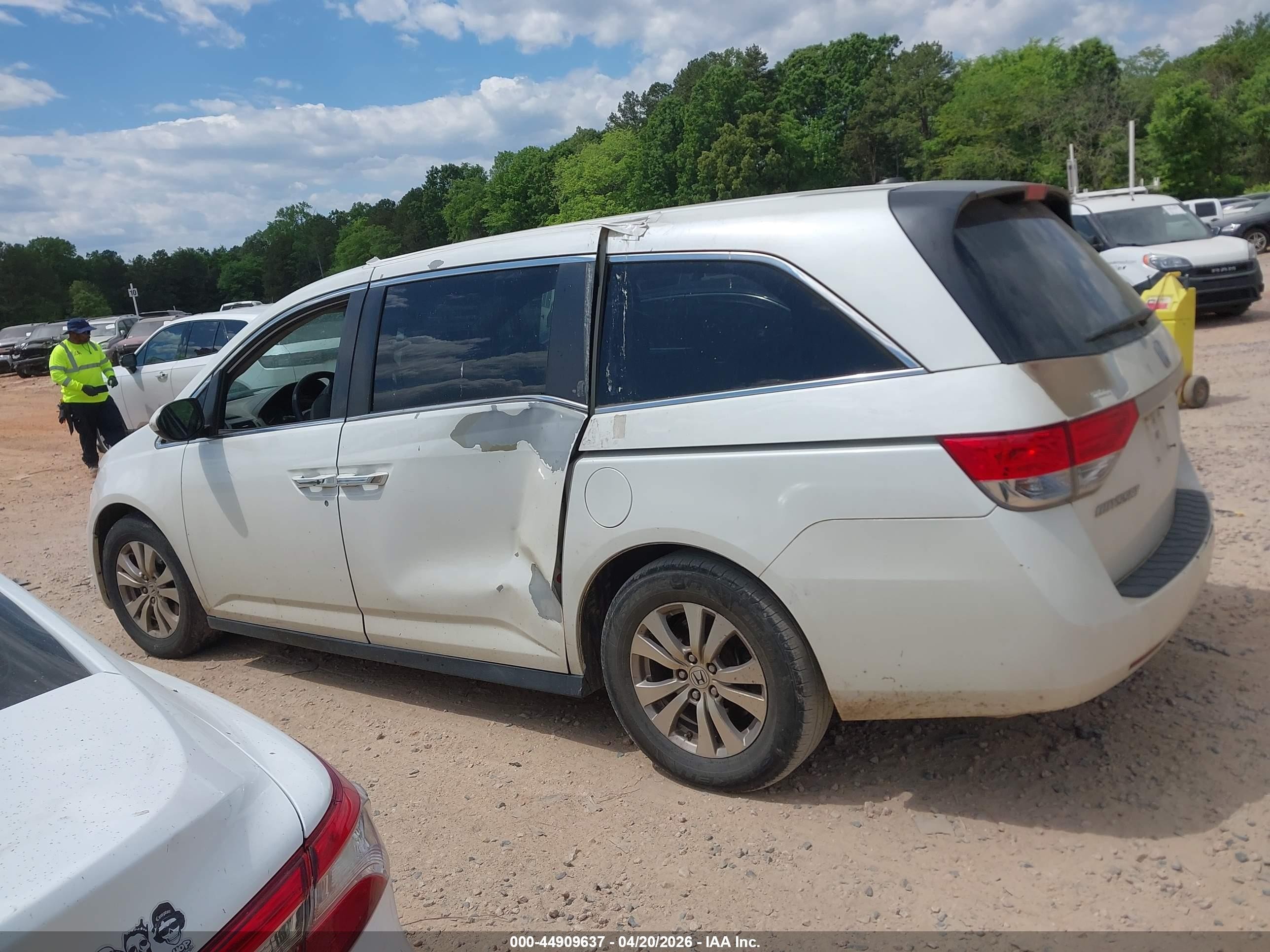 2014 Honda Odyssey Ex-l White vin: 5FNRL5H66EB041715