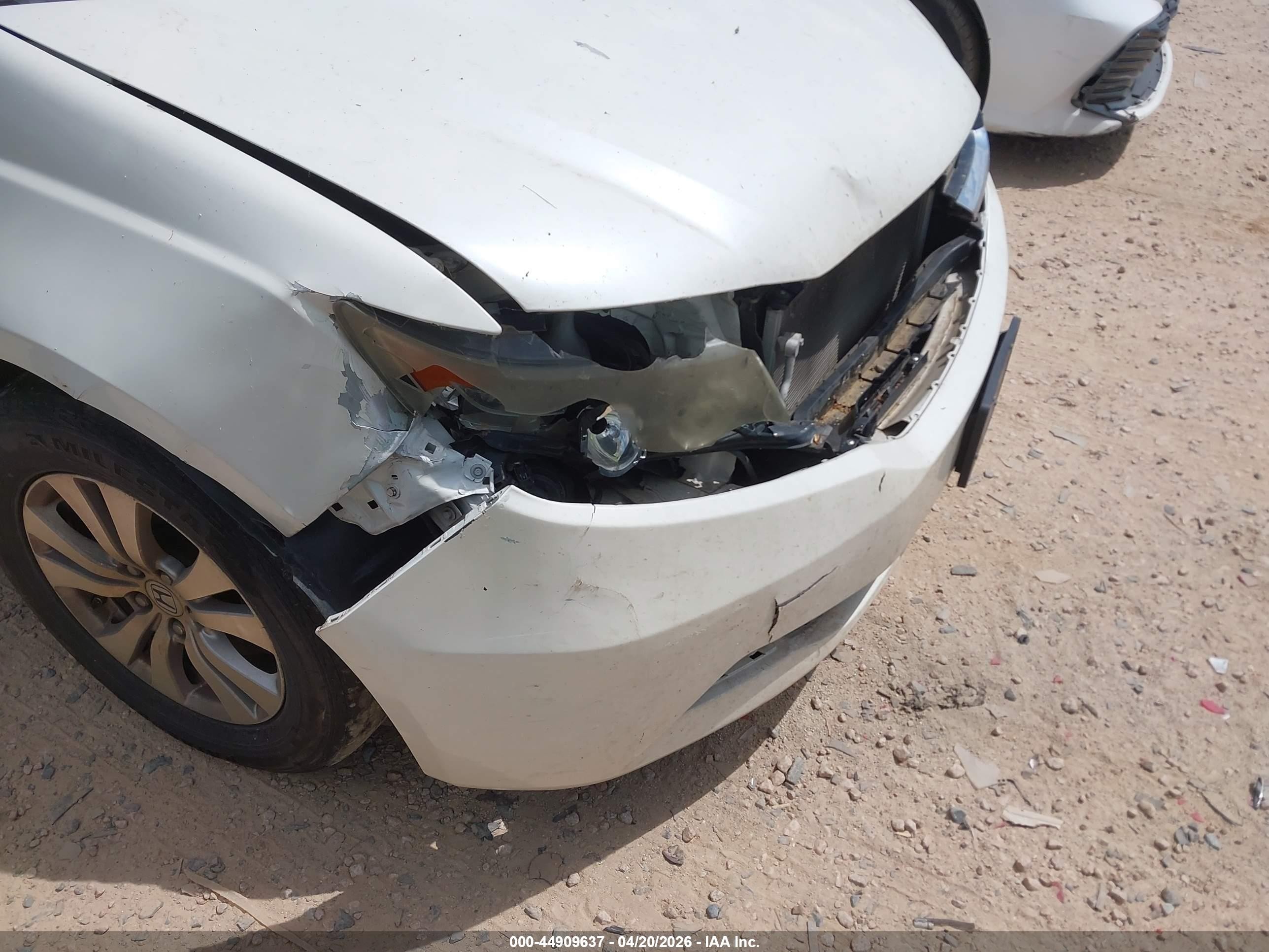 2014 Honda Odyssey Ex-l White vin: 5FNRL5H66EB041715