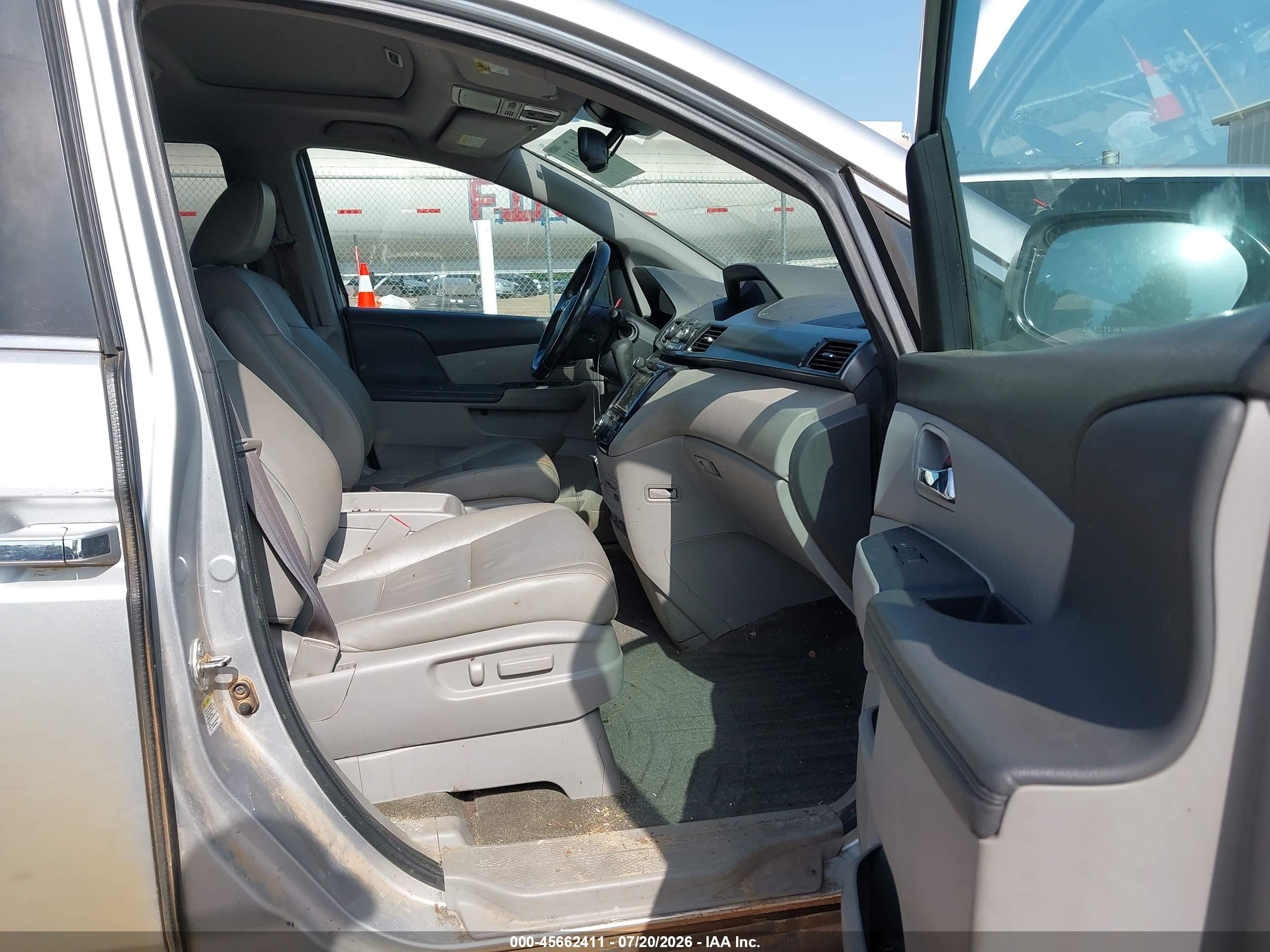 2015 Honda Odyssey Ex-l Серебряный vin: 5FNRL5H66FB101574