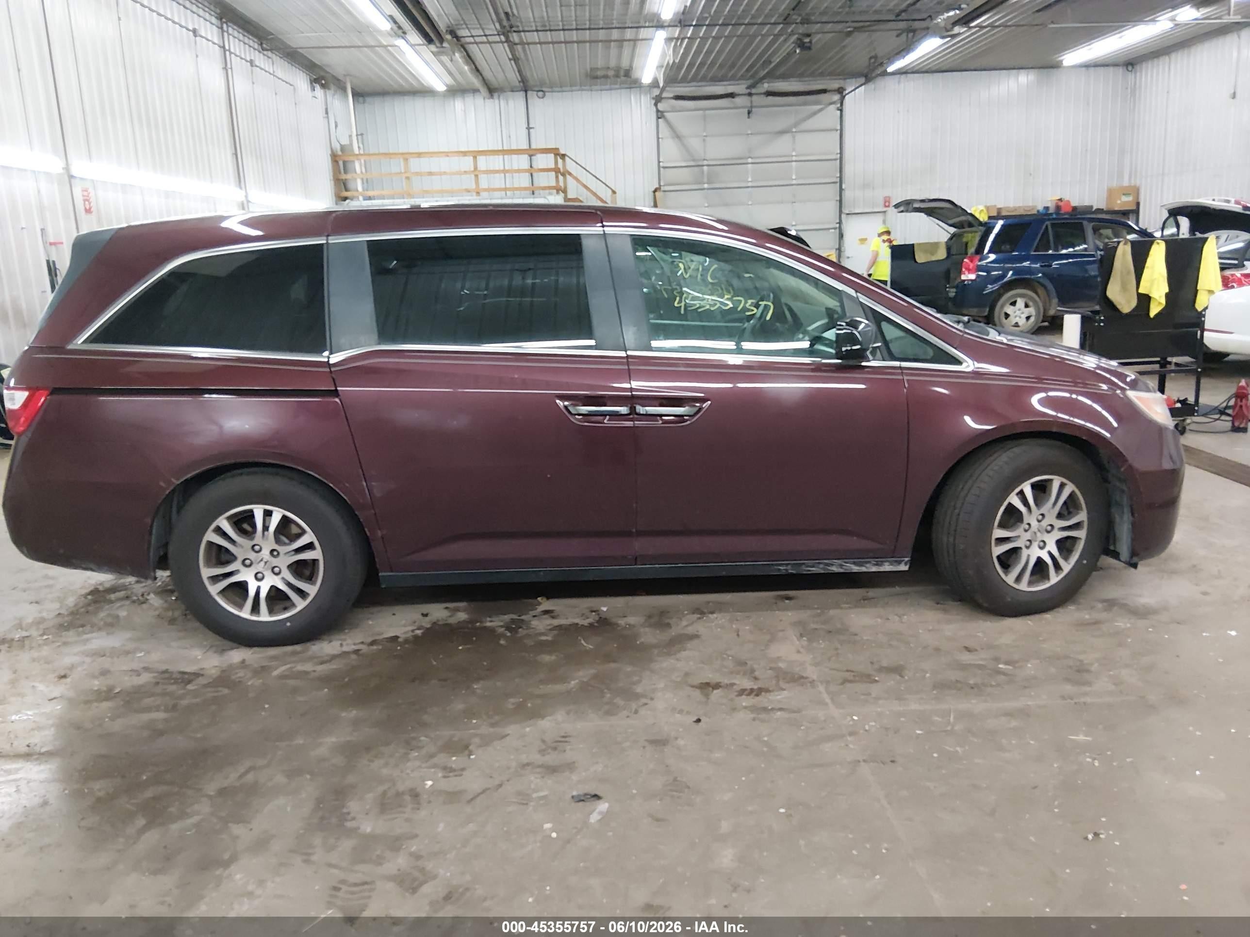 2011 Honda Odyssey Ex-l Maroon vin: 5FNRL5H67BB018312