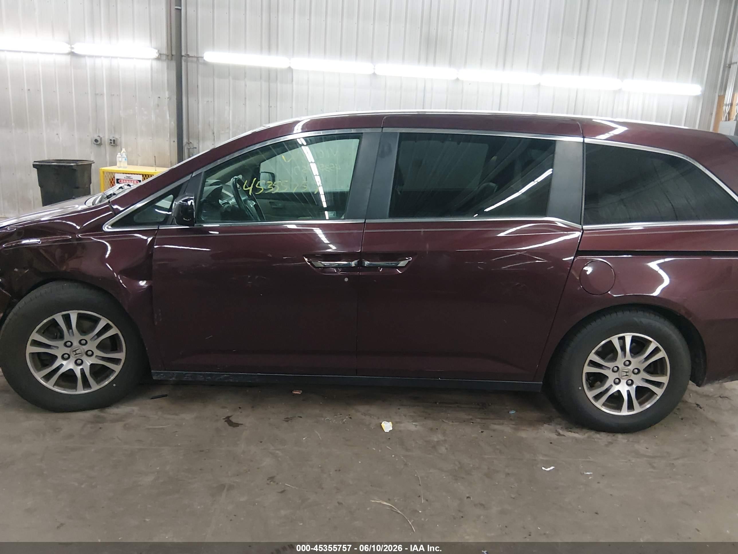 2011 Honda Odyssey Ex-l Maroon vin: 5FNRL5H67BB018312