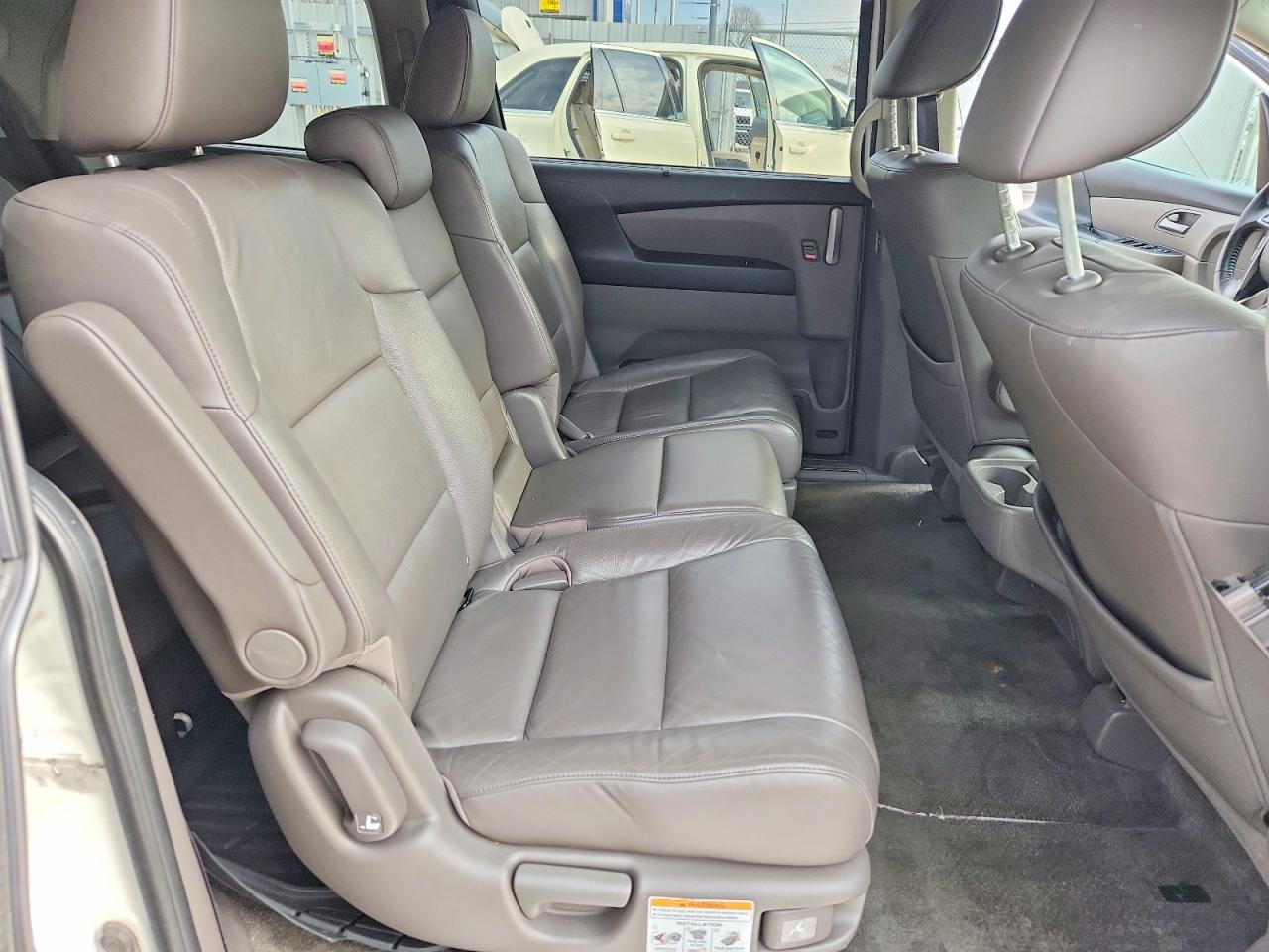 2011 Honda Odyssey Exl White vin: 5FNRL5H67BB019007