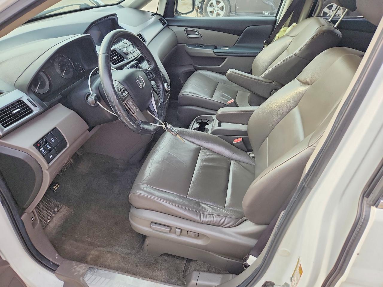 2011 Honda Odyssey Exl White vin: 5FNRL5H67BB019007