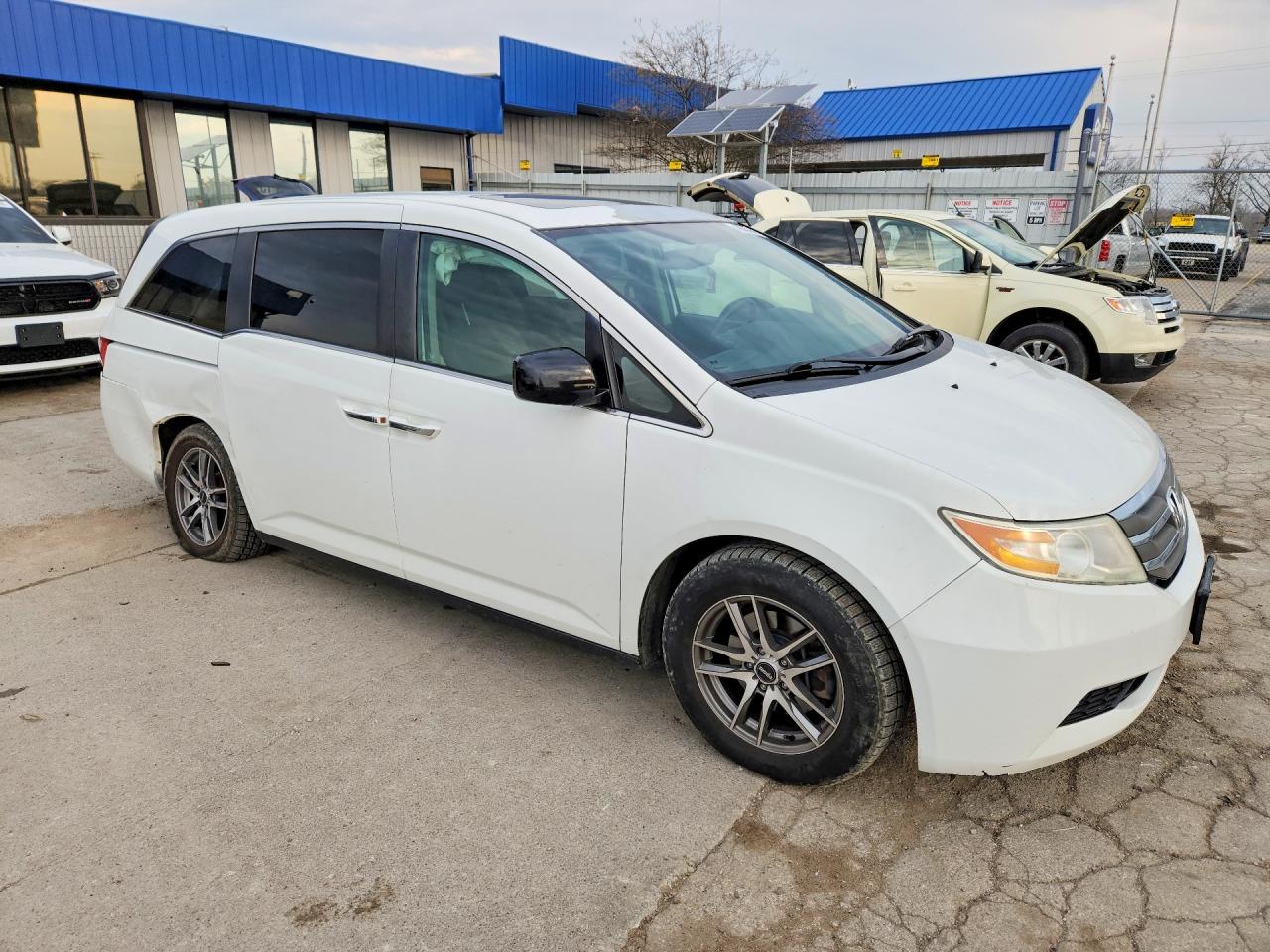 2011 Honda Odyssey Exl White vin: 5FNRL5H67BB019007