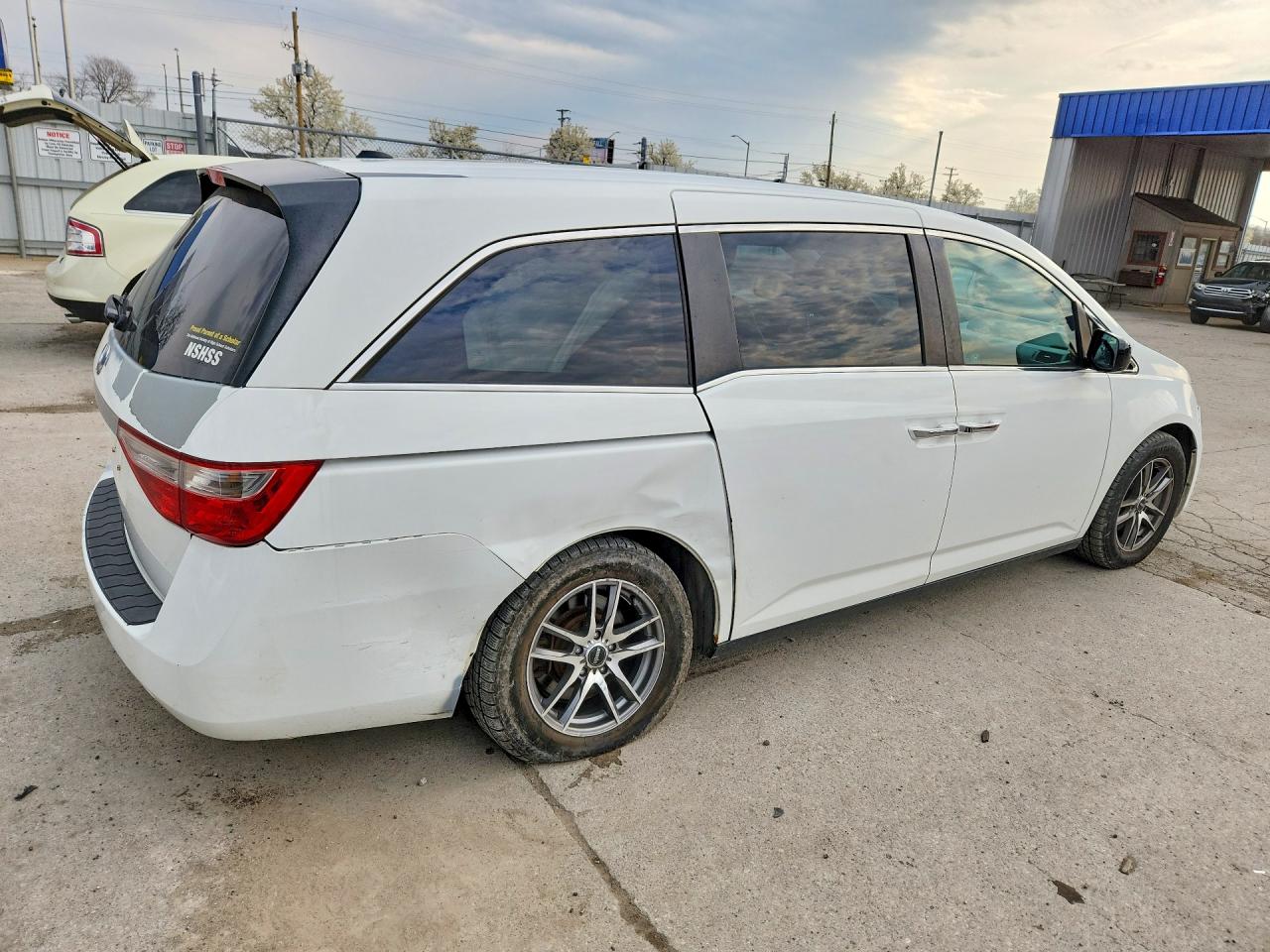 2011 Honda Odyssey Exl White vin: 5FNRL5H67BB019007