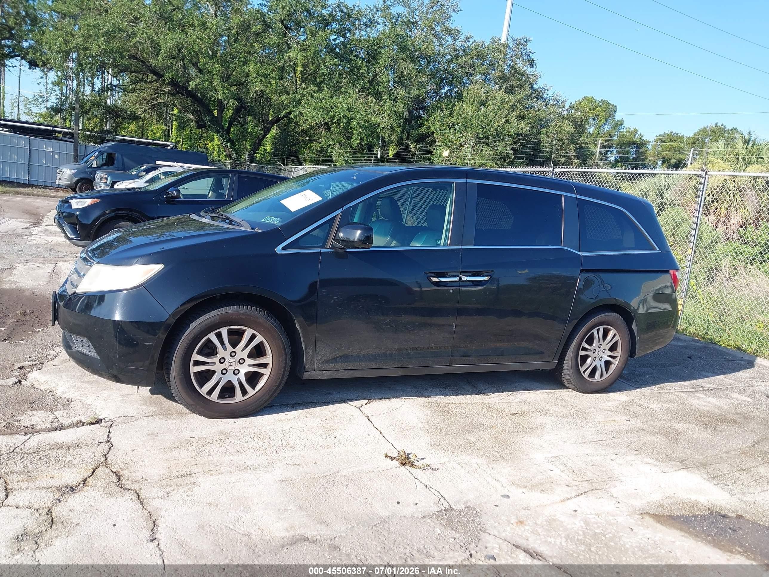 2011 Honda Odyssey Ex-l Black vin: 5FNRL5H67BB084147