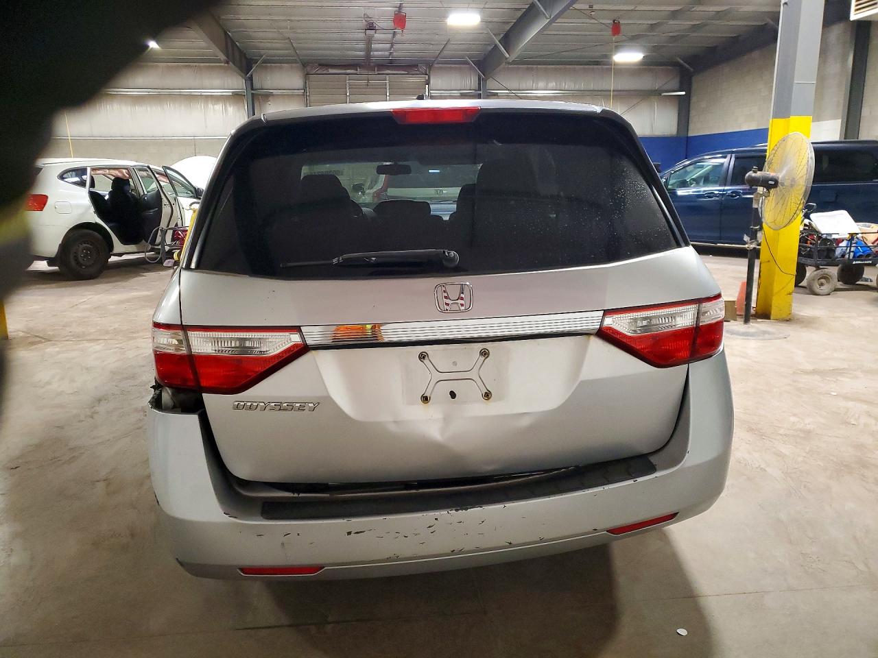 2012 Honda Odyssey Exl Silver vin: 5FNRL5H67CB111686