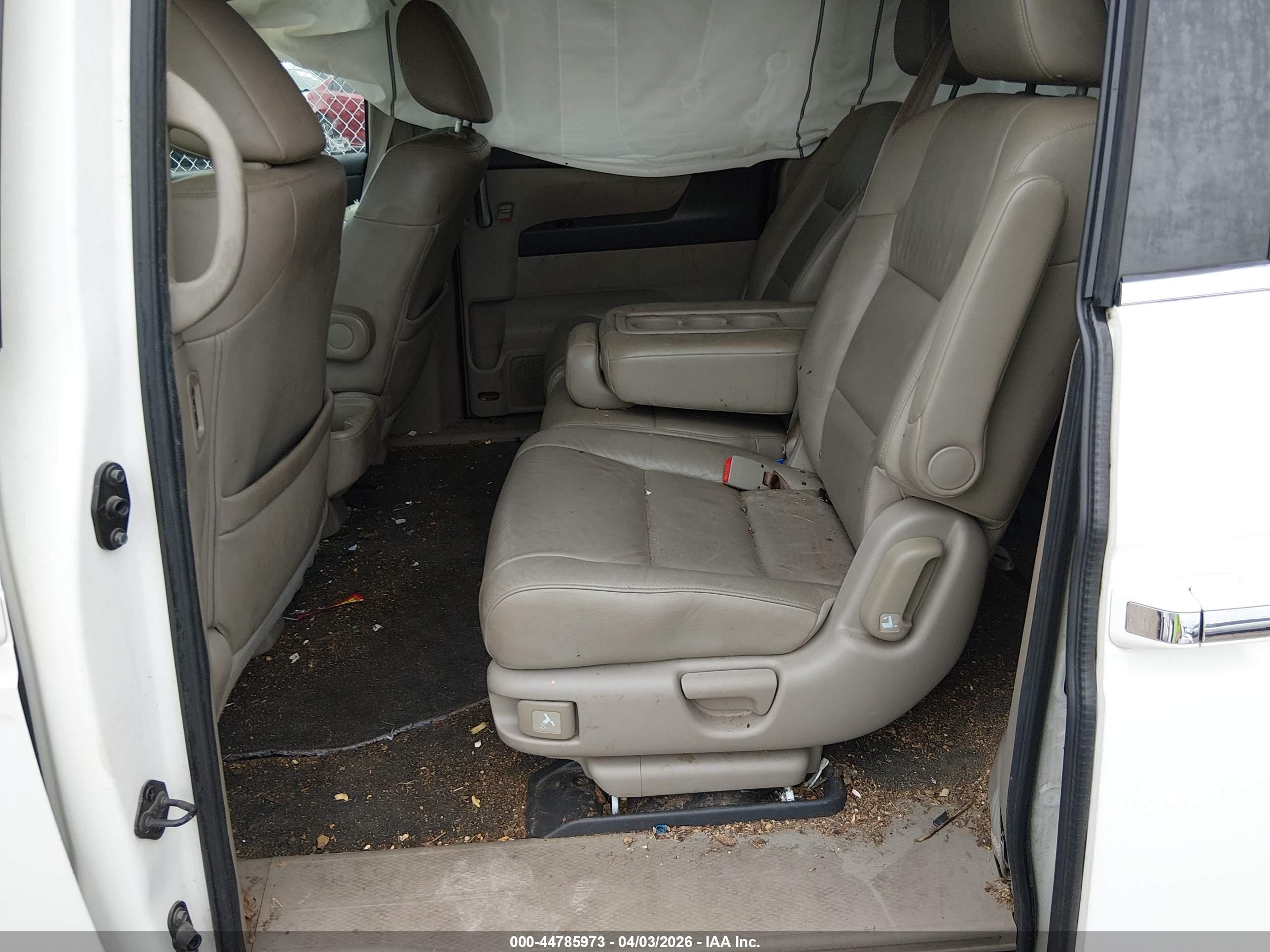 2012 Honda Odyssey Ex-l White vin: 5FNRL5H67CB120162