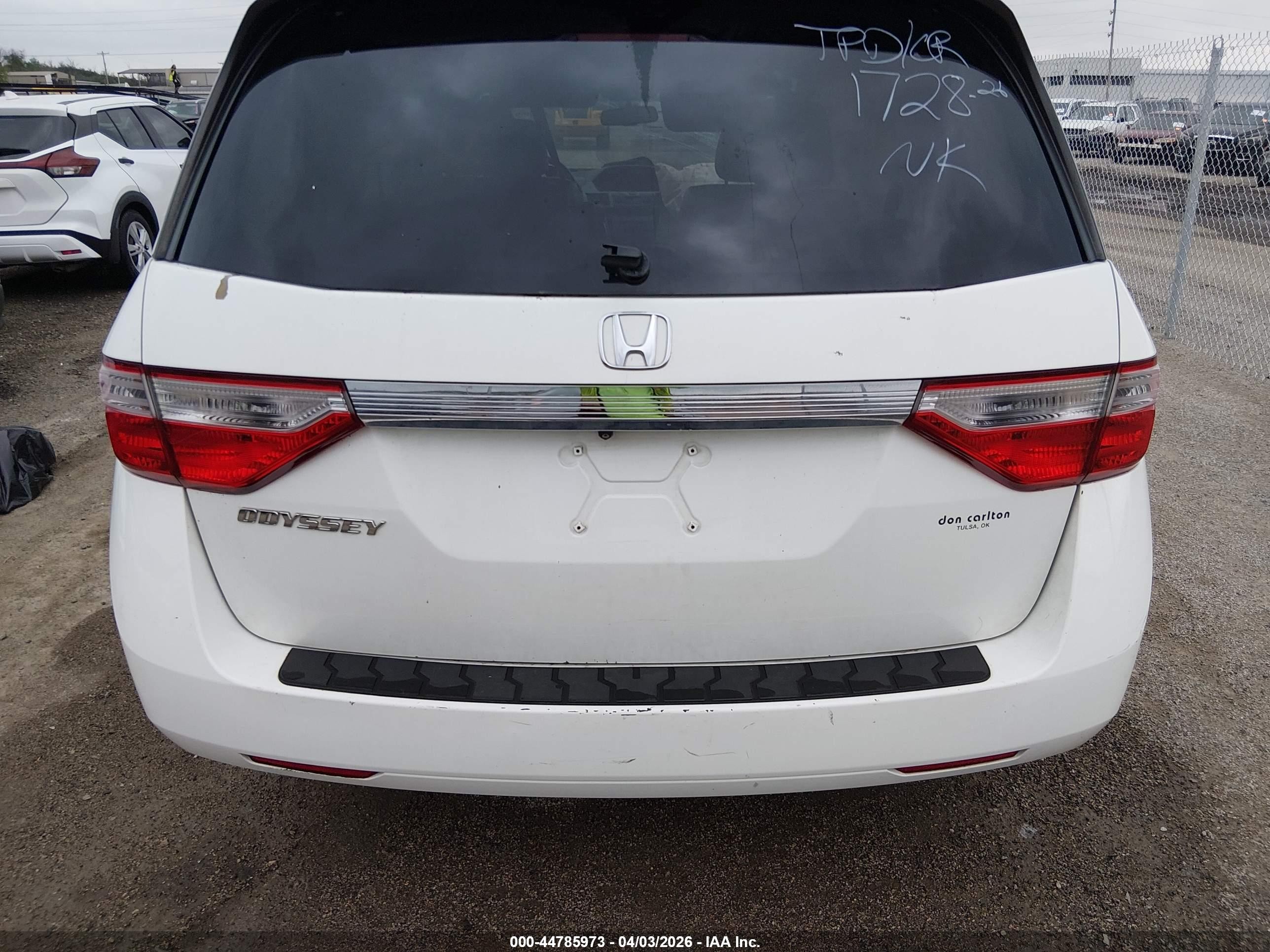 2012 Honda Odyssey Ex-l White vin: 5FNRL5H67CB120162