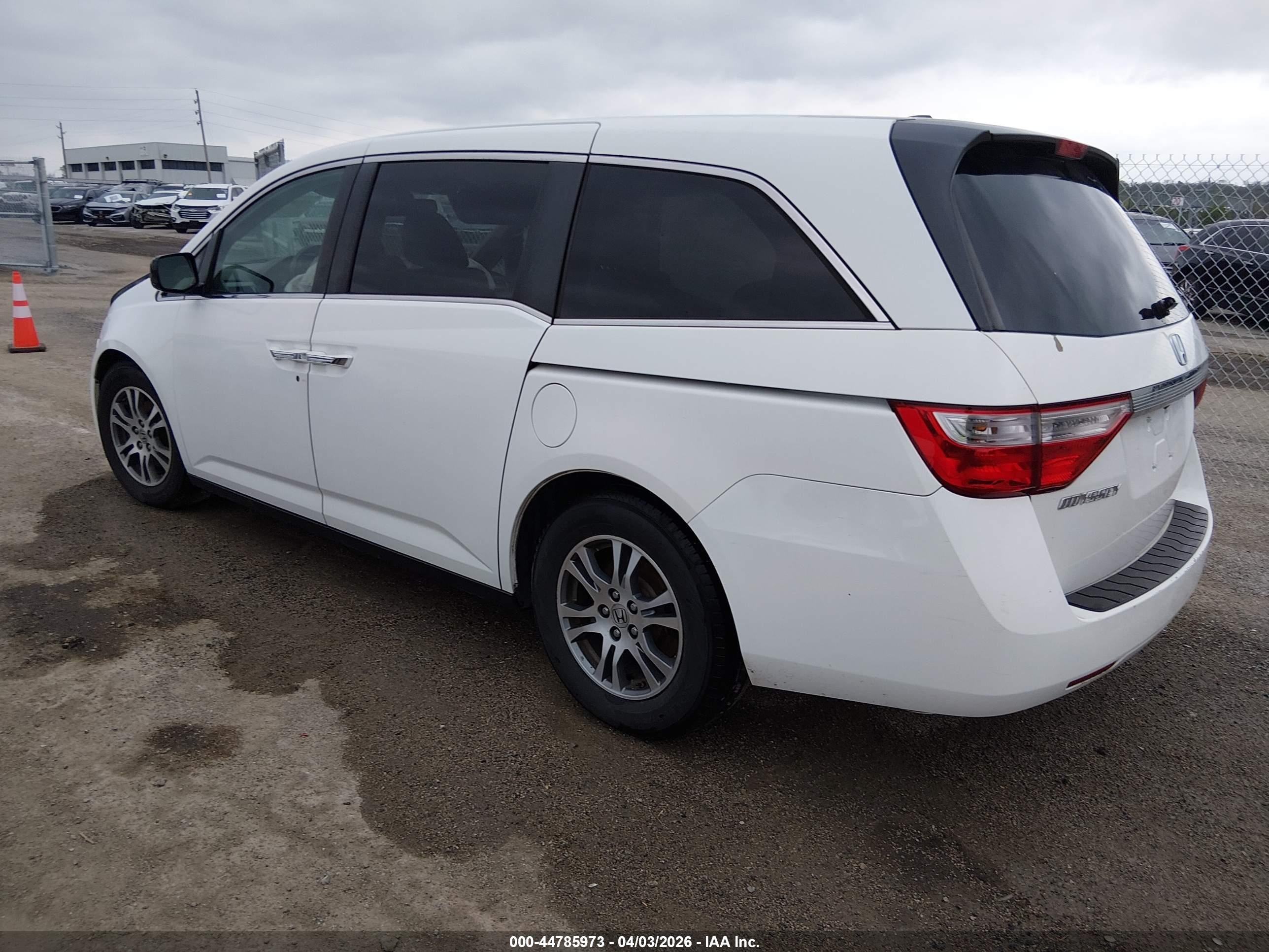 2012 Honda Odyssey Ex-l White vin: 5FNRL5H67CB120162