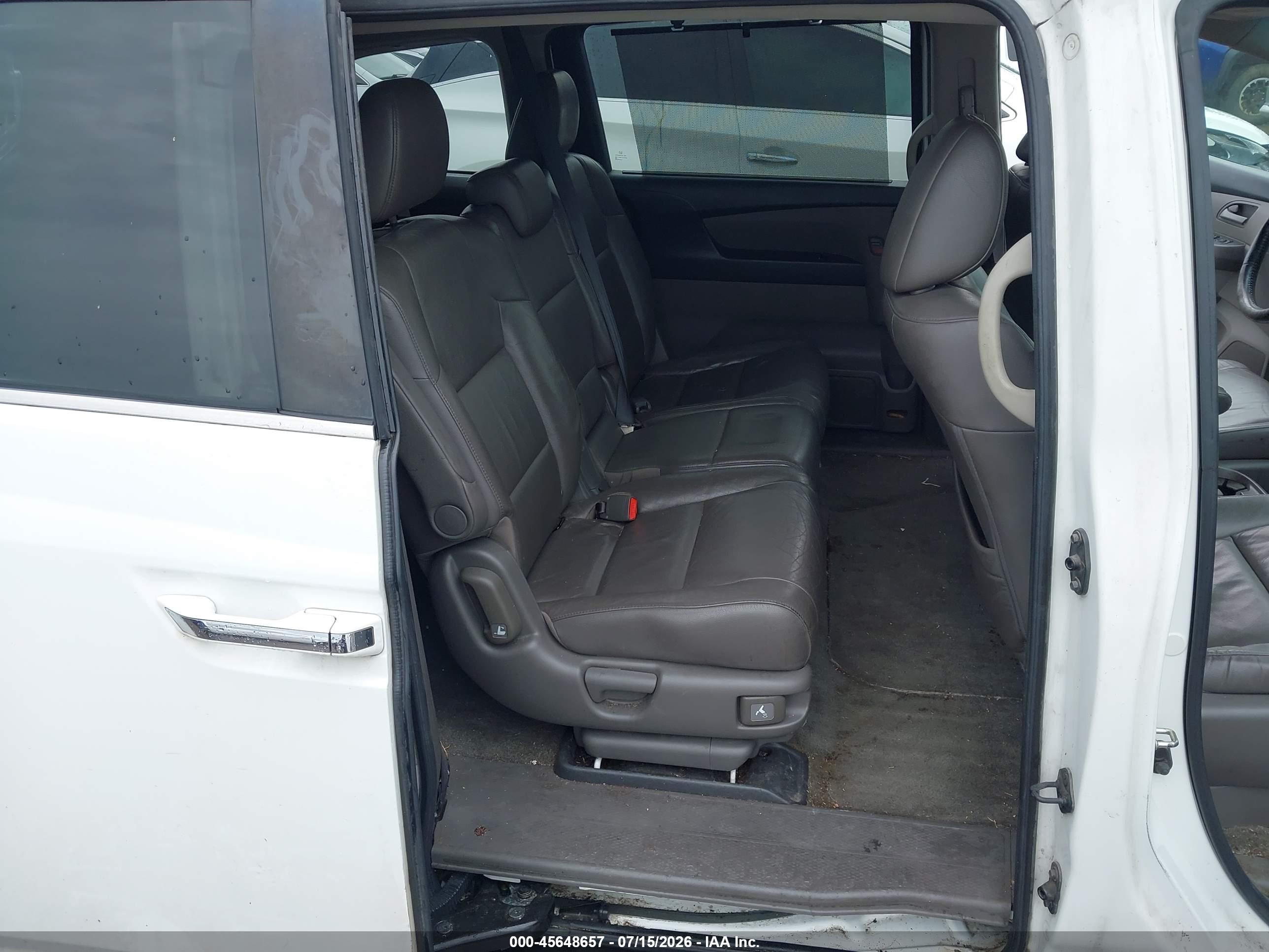 2012 Honda Odyssey Ex-l White vin: 5FNRL5H67CB134188