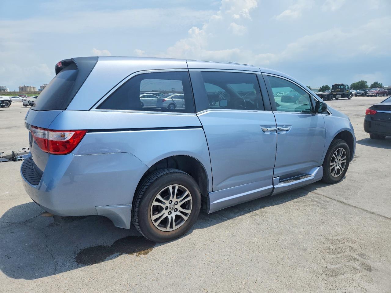 2013 Honda Odyssey Exl Blue vin: 5FNRL5H67DB014859
