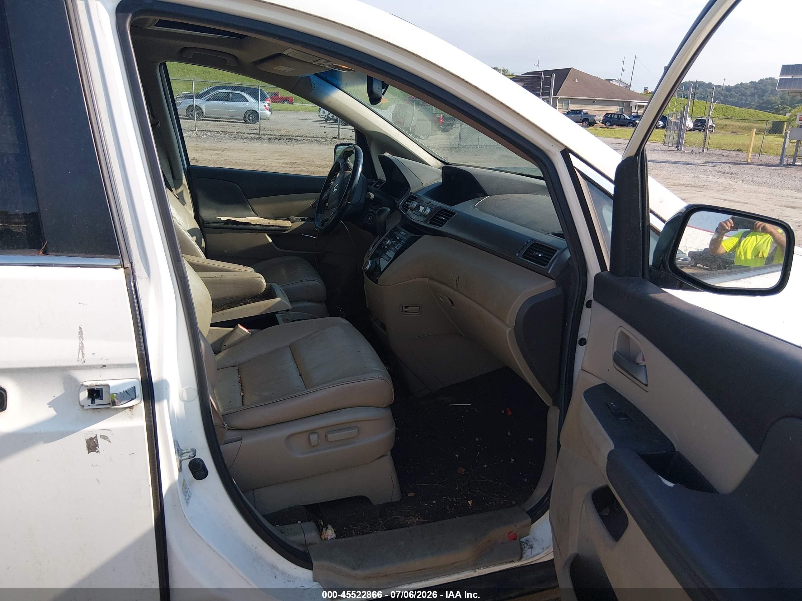 2013 Honda Odyssey Ex-l White vin: 5FNRL5H67DB020547