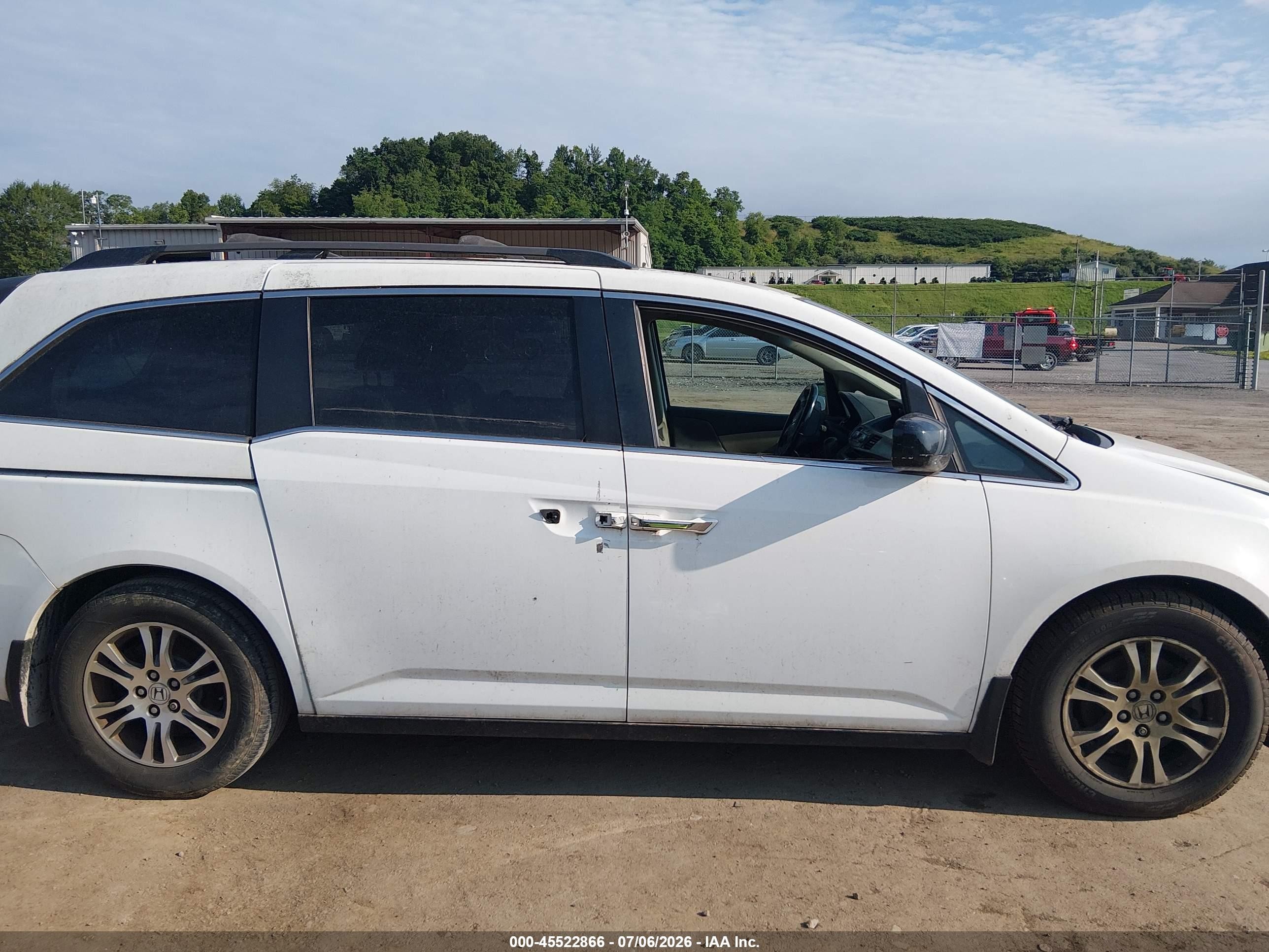 2013 Honda Odyssey Ex-l White vin: 5FNRL5H67DB020547