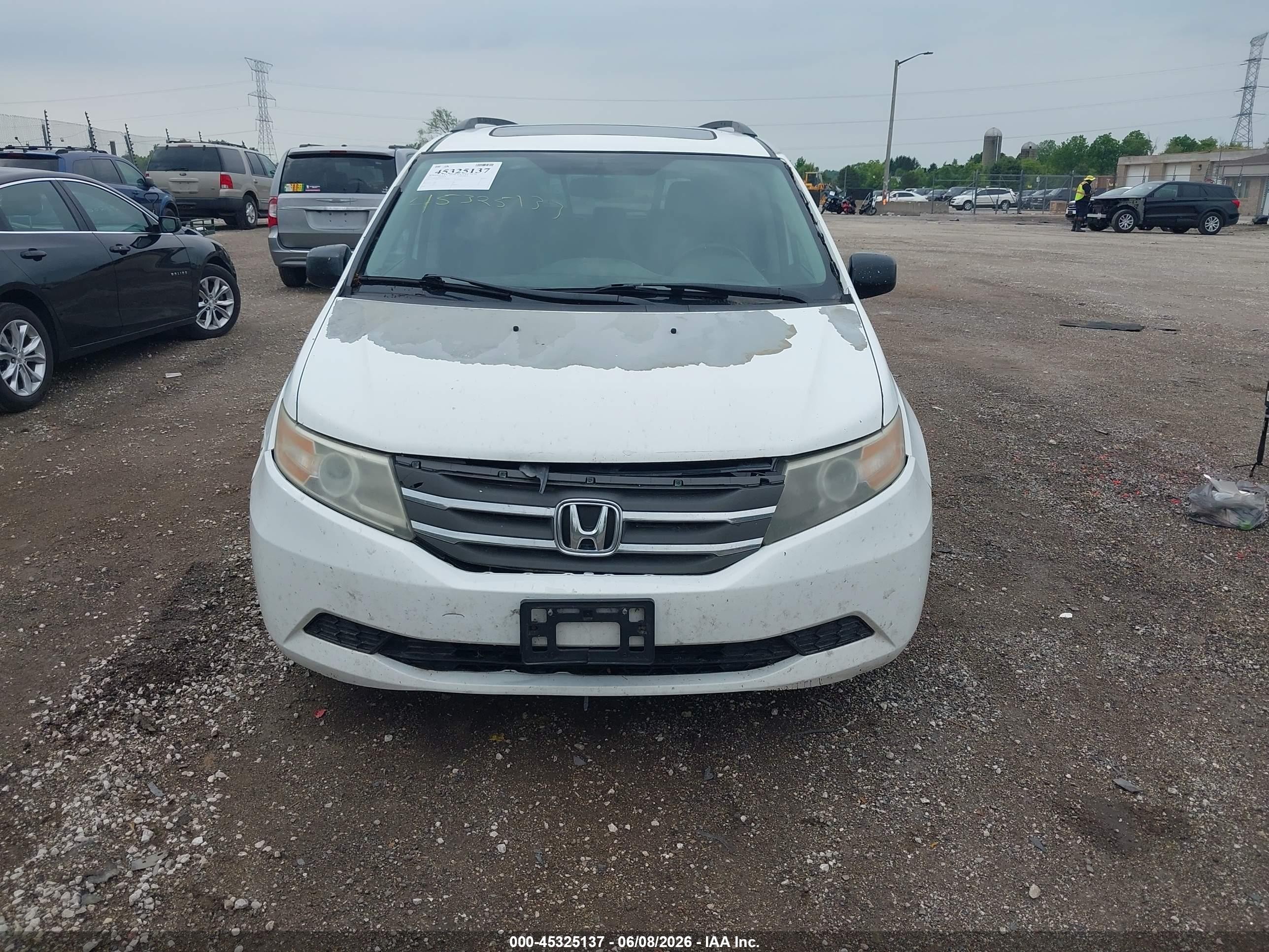 2013 Honda Odyssey Ex-l White vin: 5FNRL5H67DB025537