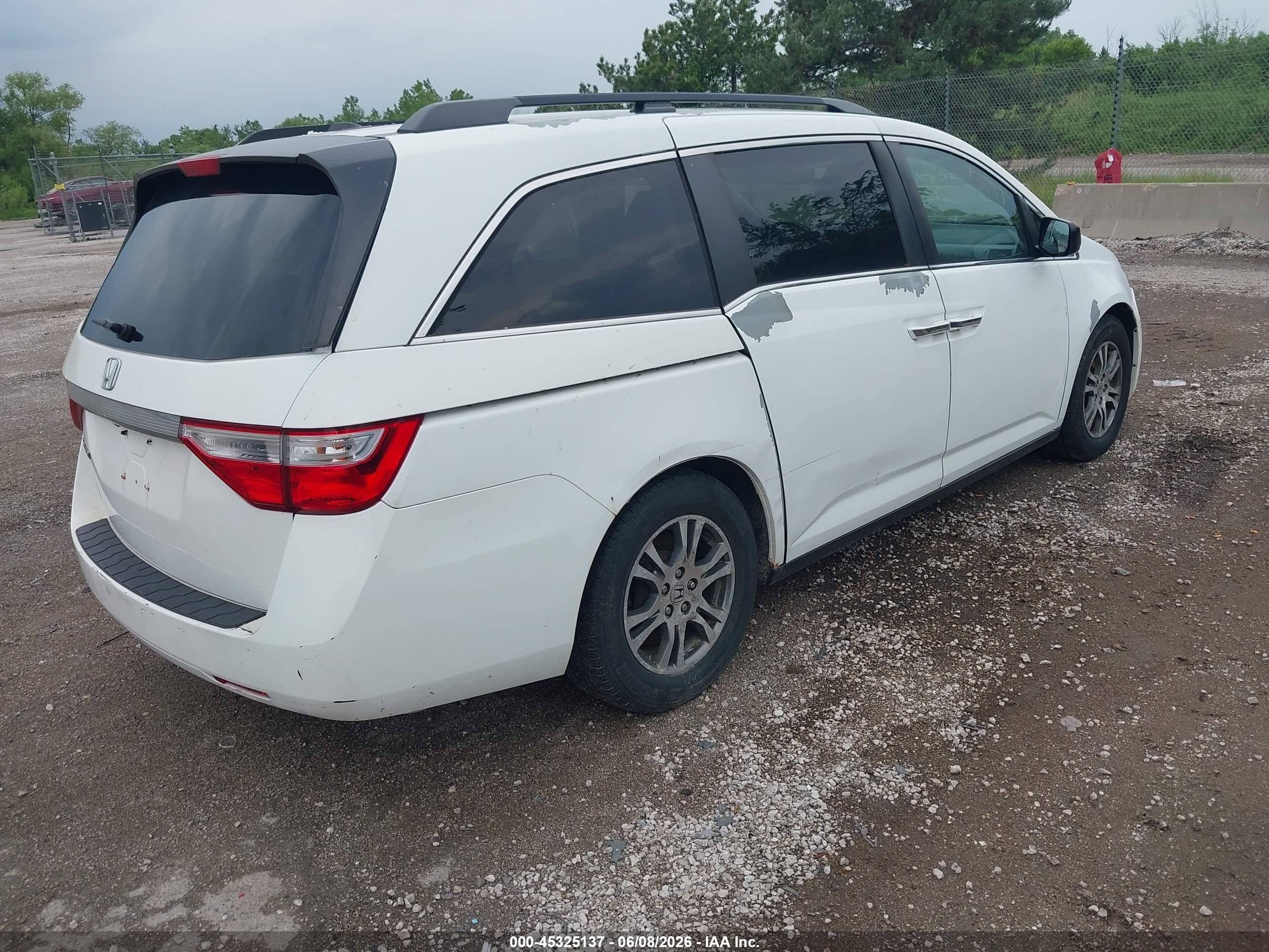 2013 Honda Odyssey Ex-l White vin: 5FNRL5H67DB025537