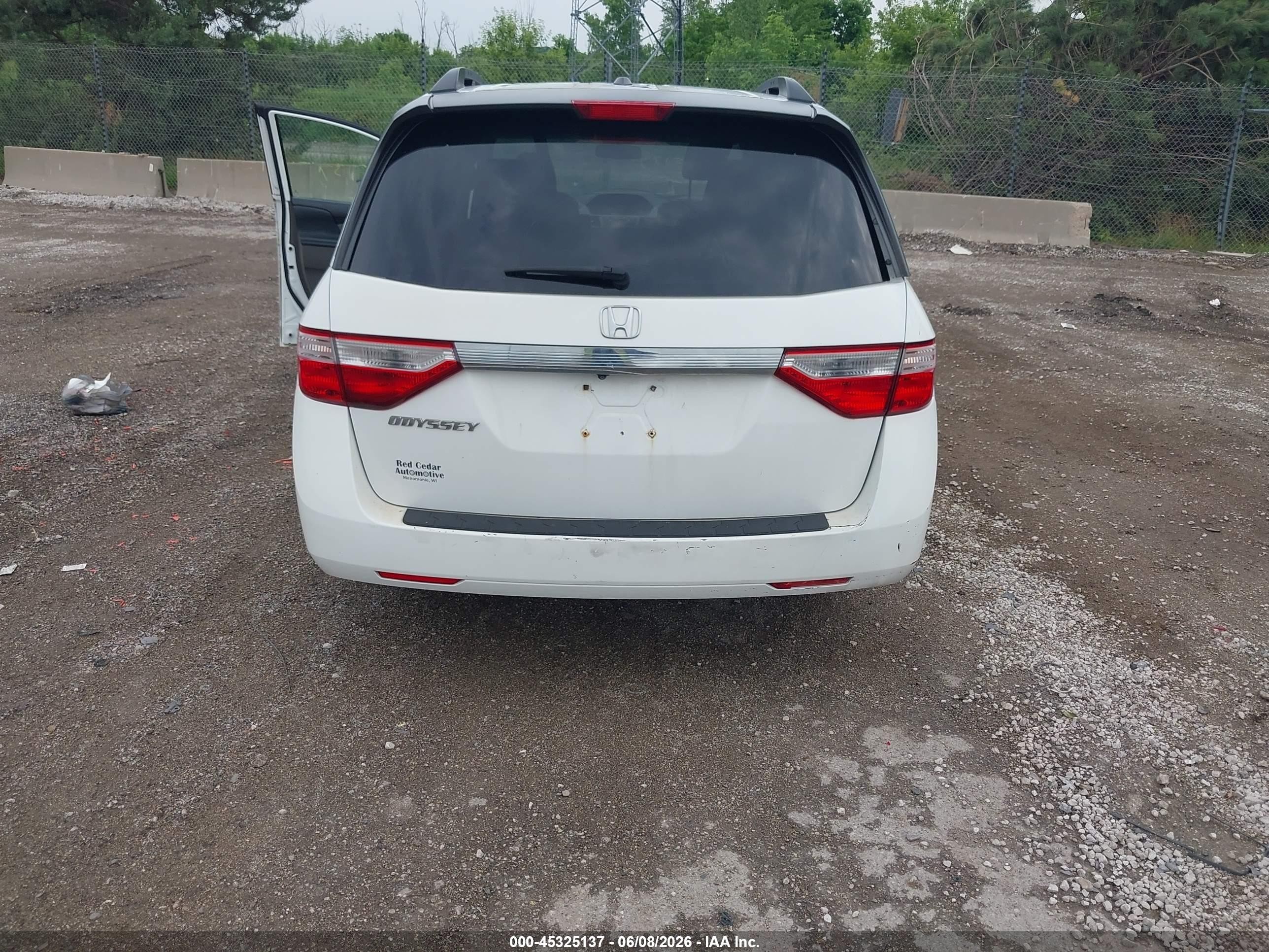 2013 Honda Odyssey Ex-l White vin: 5FNRL5H67DB025537