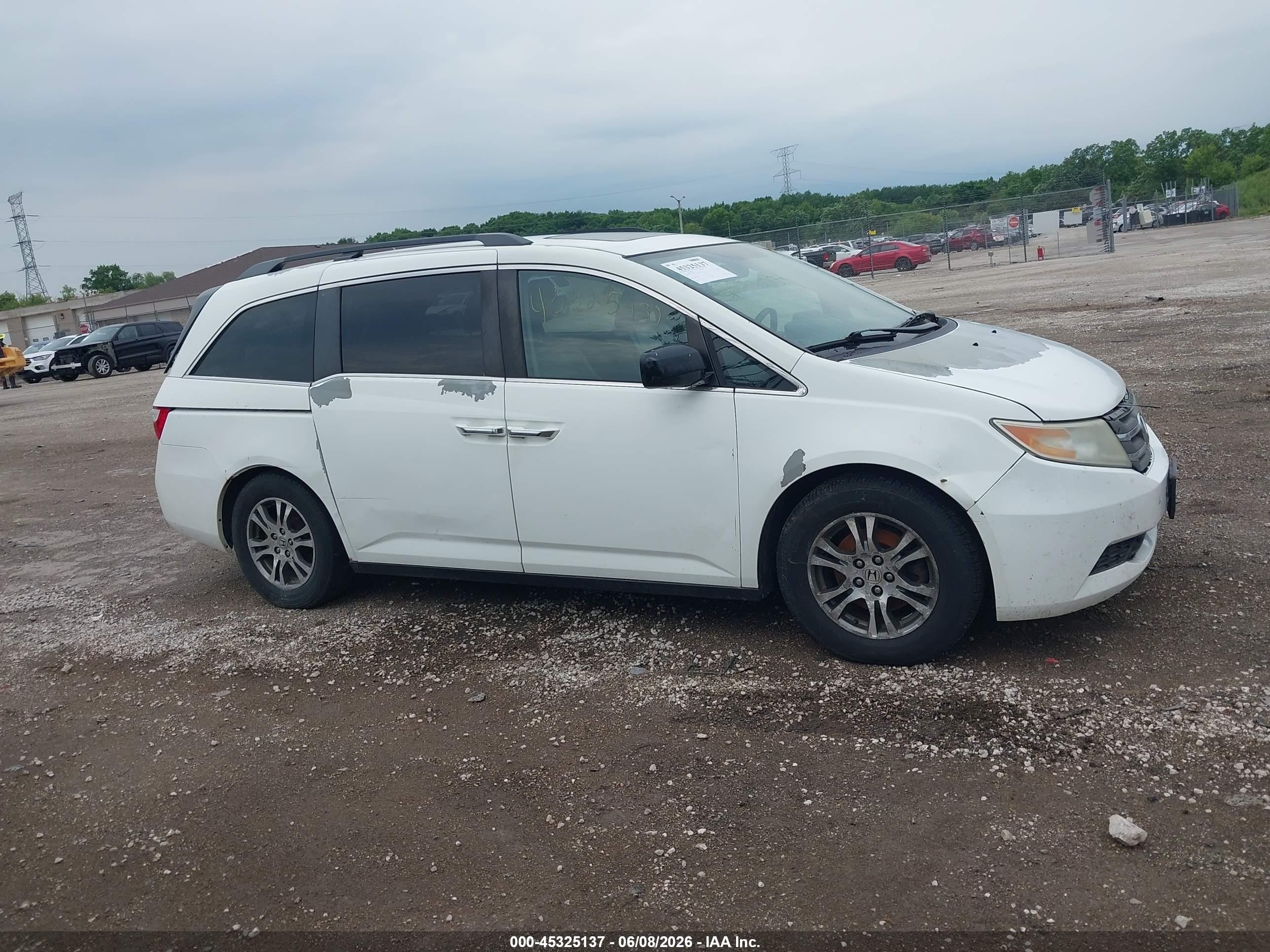 2013 Honda Odyssey Ex-l White vin: 5FNRL5H67DB025537