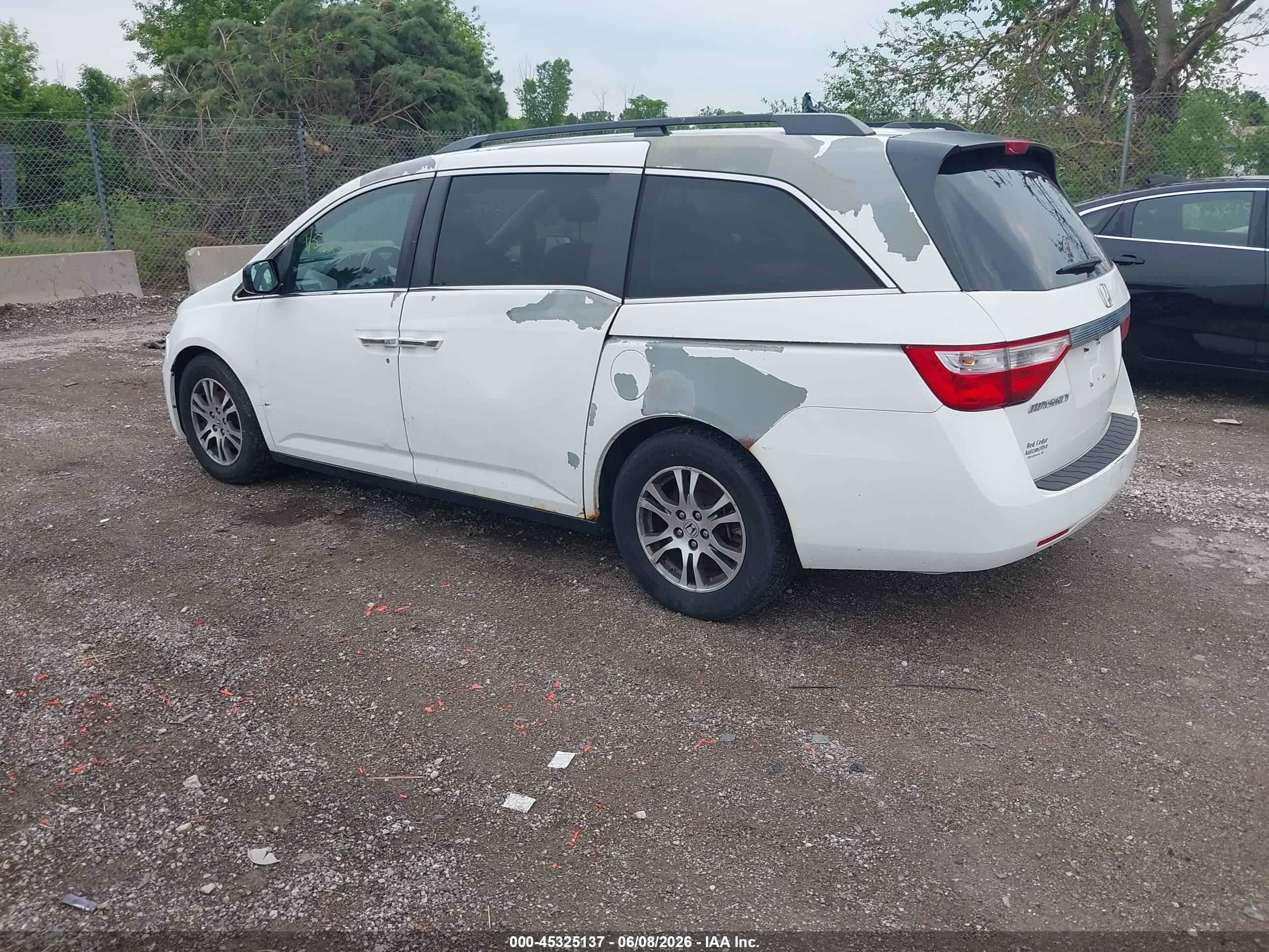2013 Honda Odyssey Ex-l White vin: 5FNRL5H67DB025537