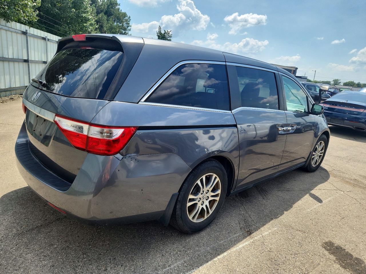 2014 Honda Odyssey Gray vin: 5FNRL5H67DB043875