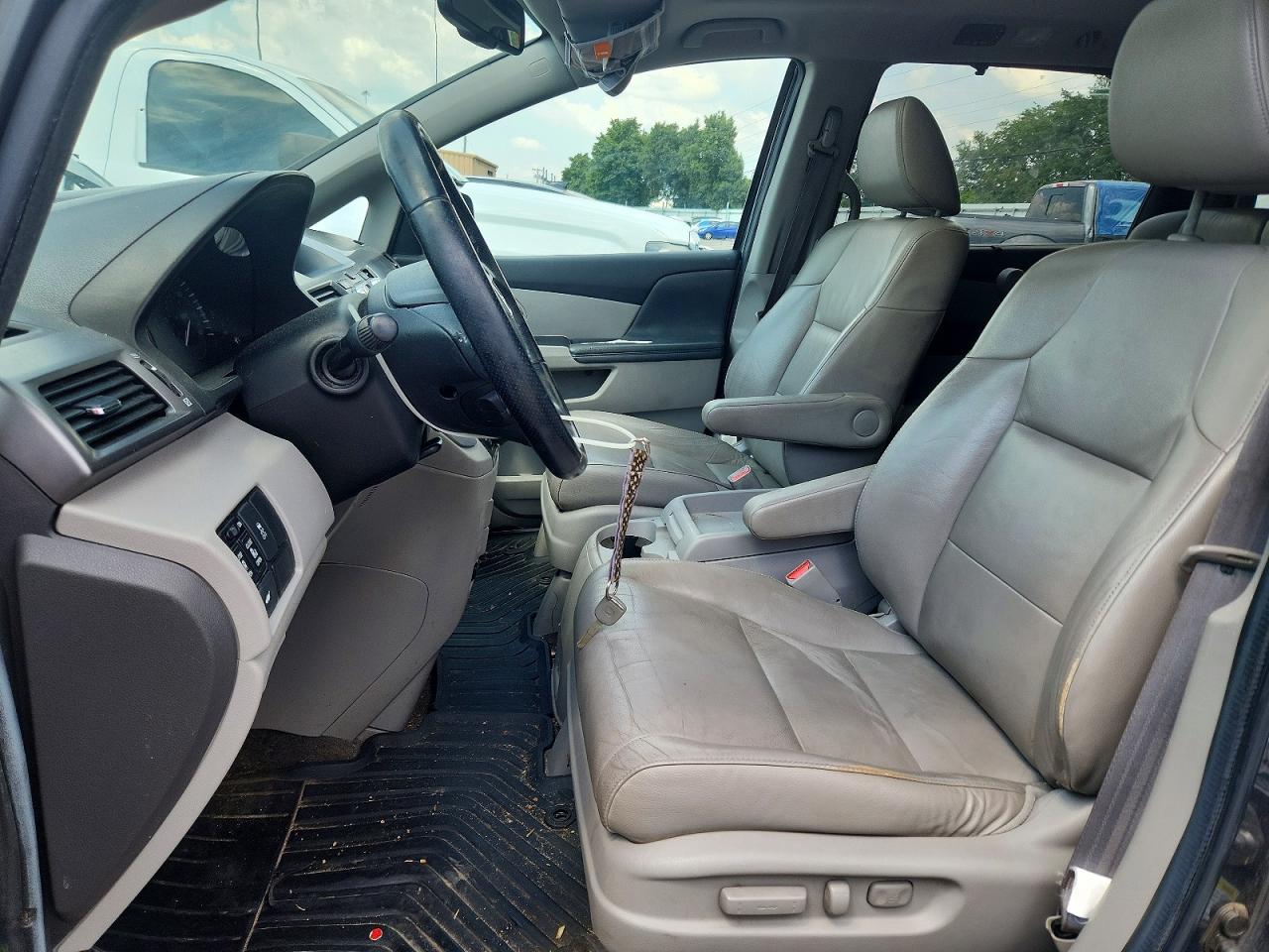 2014 Honda Odyssey Gray vin: 5FNRL5H67DB043875