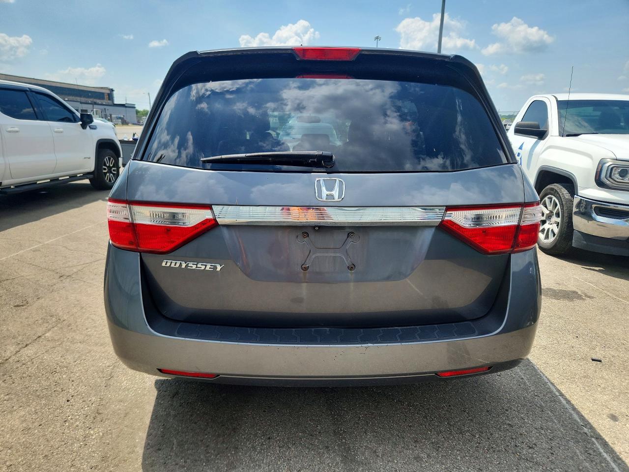 2014 Honda Odyssey Gray vin: 5FNRL5H67DB043875