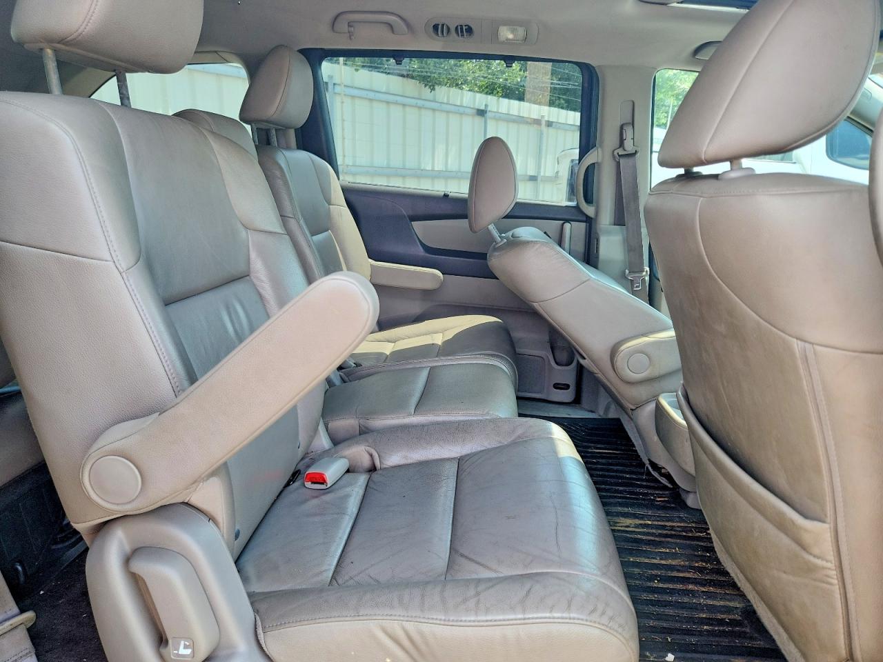 2014 Honda Odyssey Gray vin: 5FNRL5H67DB043875