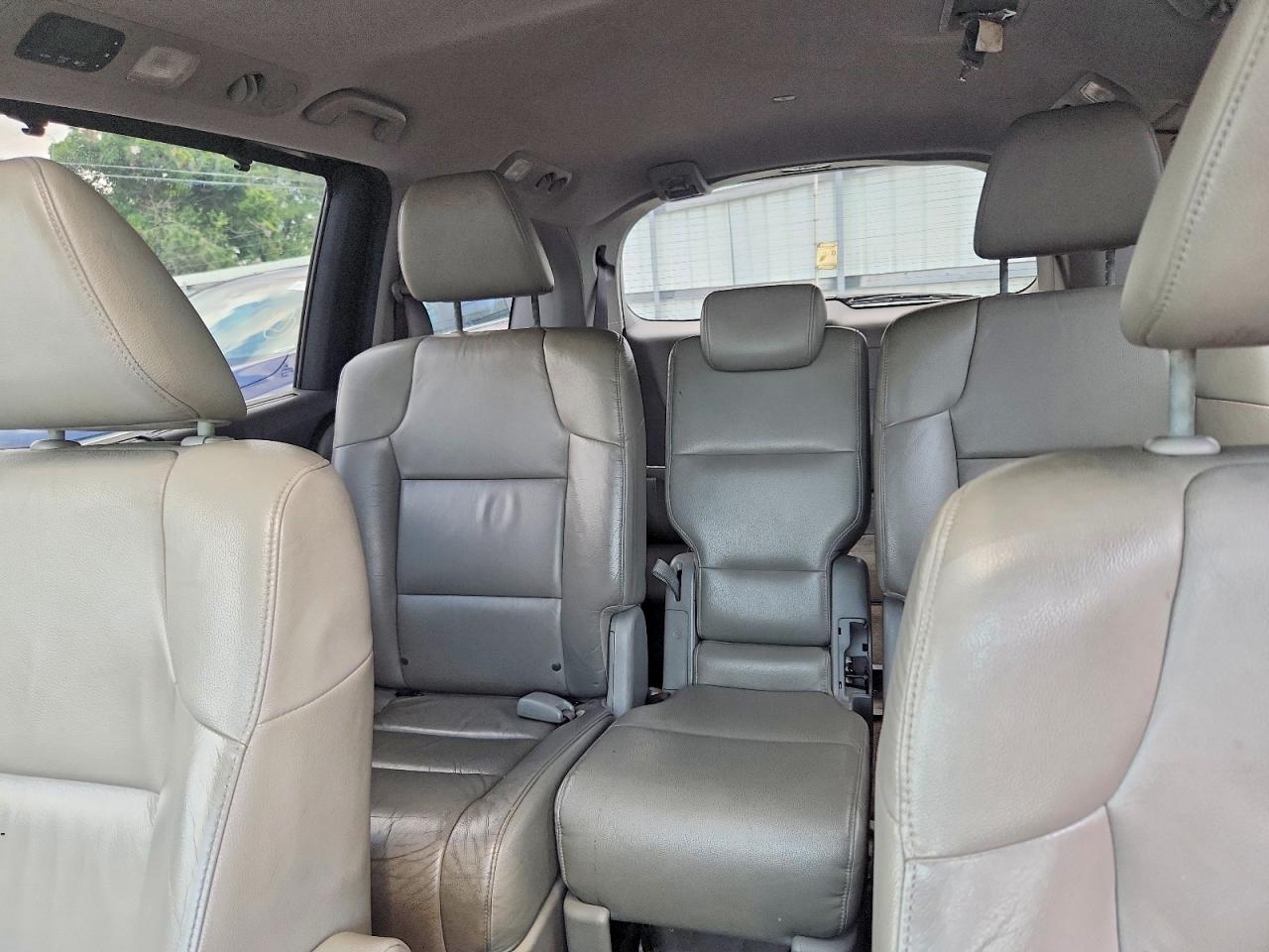 2014 Honda Odyssey Gray vin: 5FNRL5H67DB043875