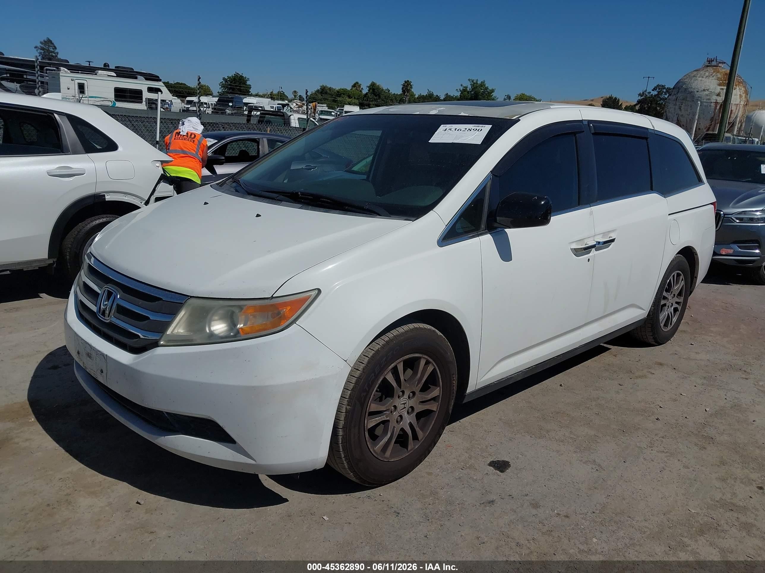 2013 Honda Odyssey Ex-l White vin: 5FNRL5H67DB081526