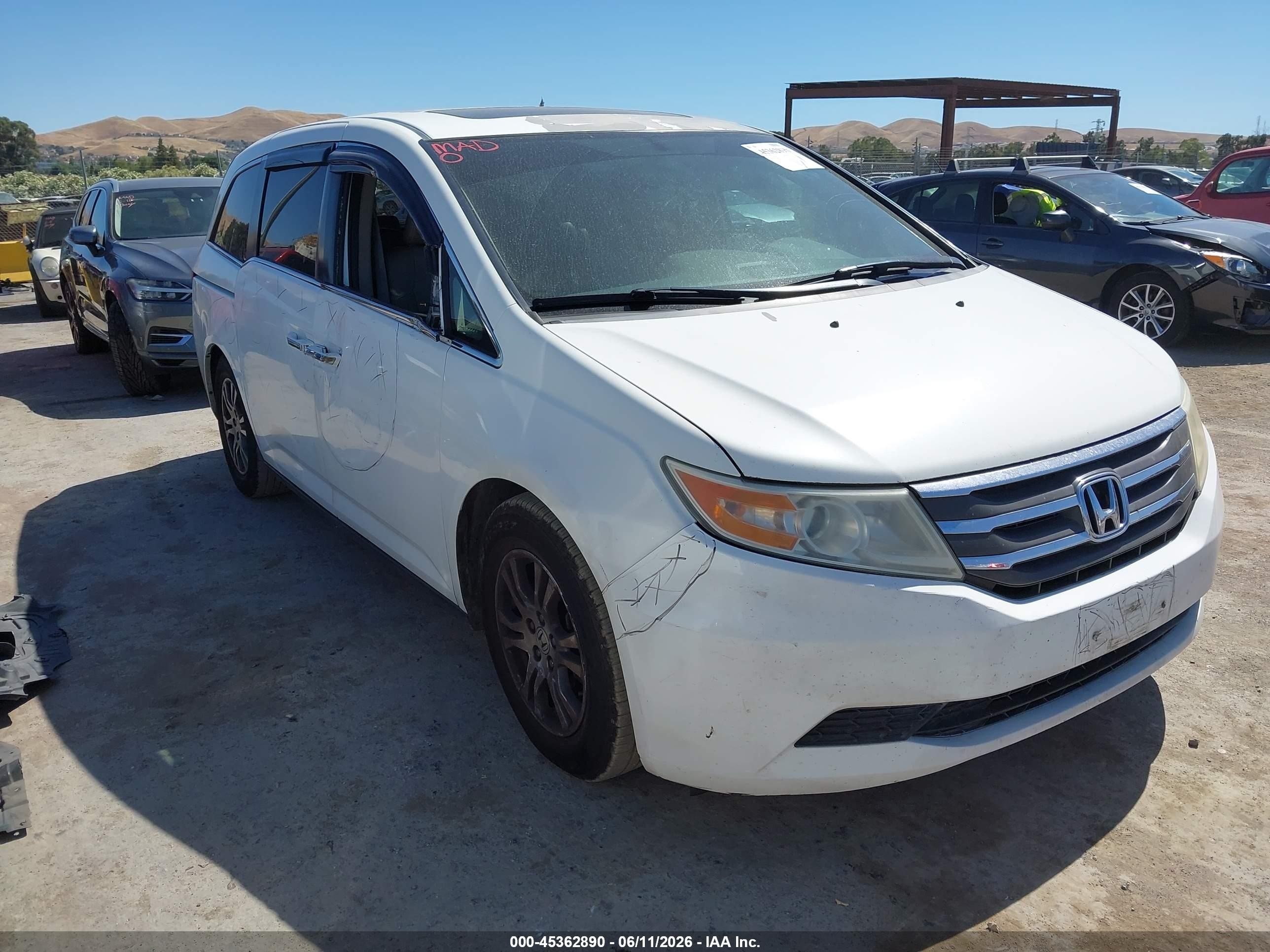 2013 Honda Odyssey Ex-l White vin: 5FNRL5H67DB081526