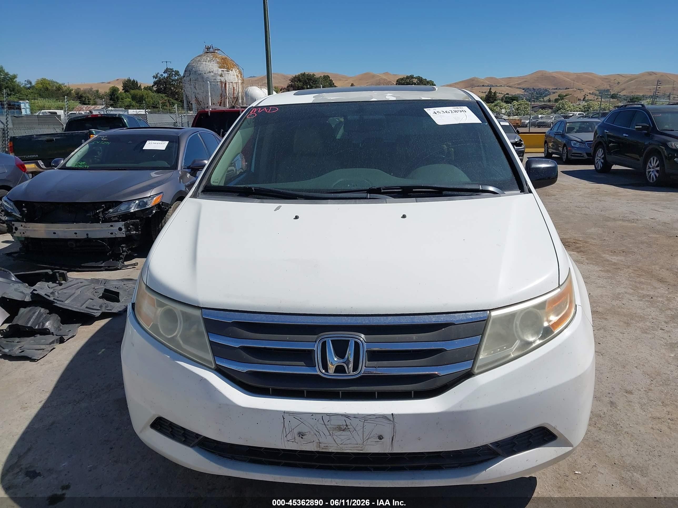 2013 Honda Odyssey Ex-l White vin: 5FNRL5H67DB081526