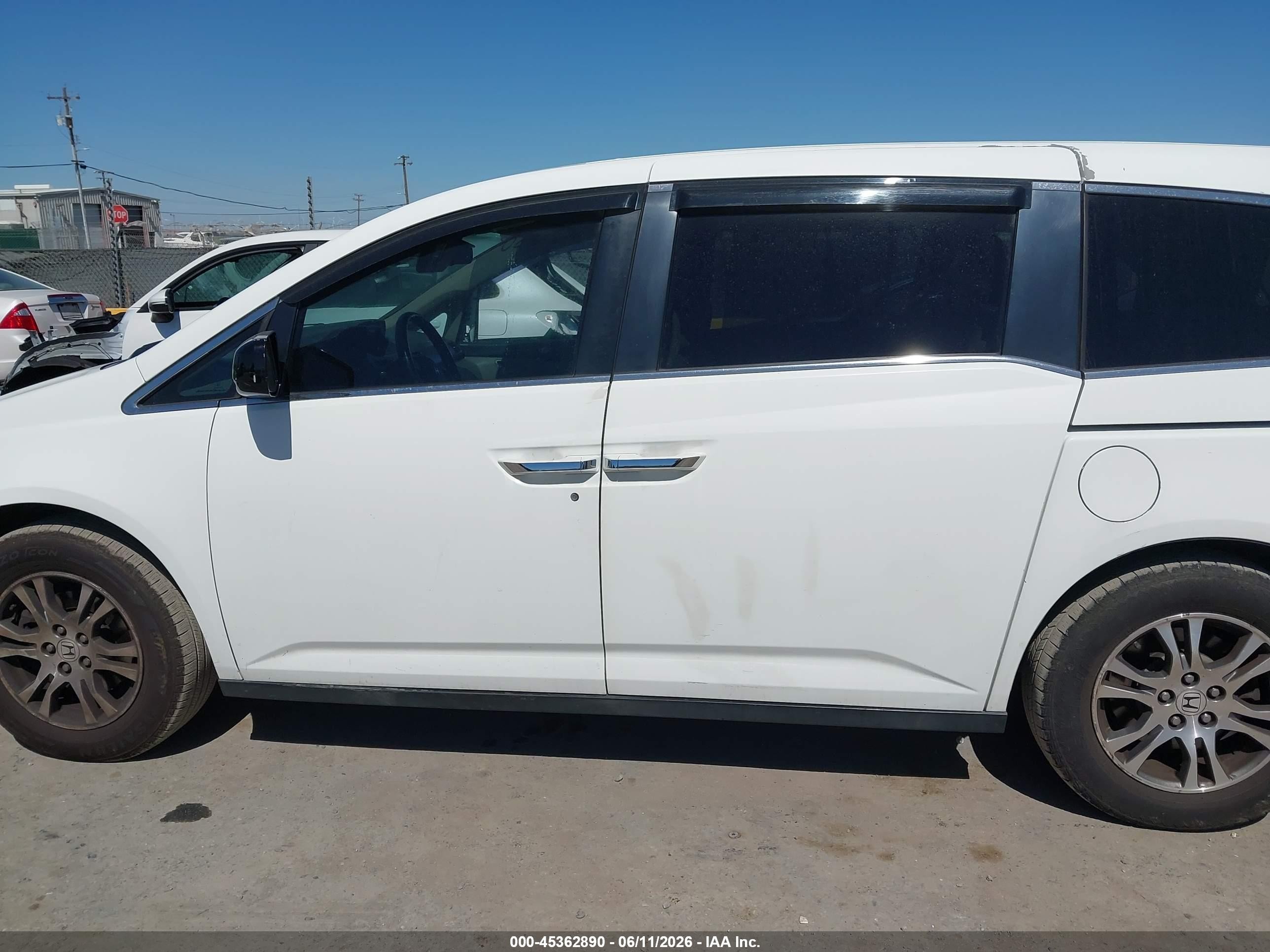 2013 Honda Odyssey Ex-l White vin: 5FNRL5H67DB081526