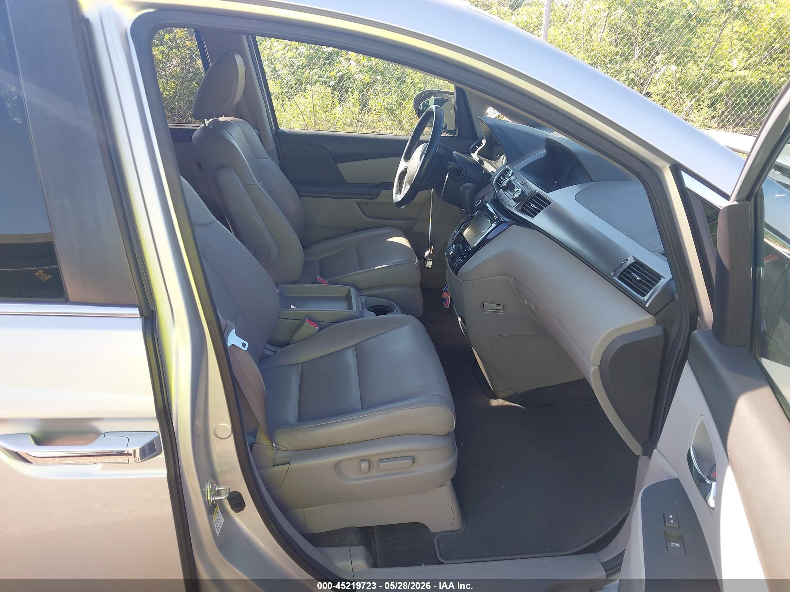 2014 Honda Odyssey Ex-l Silver vin: 5FNRL5H67EB039259