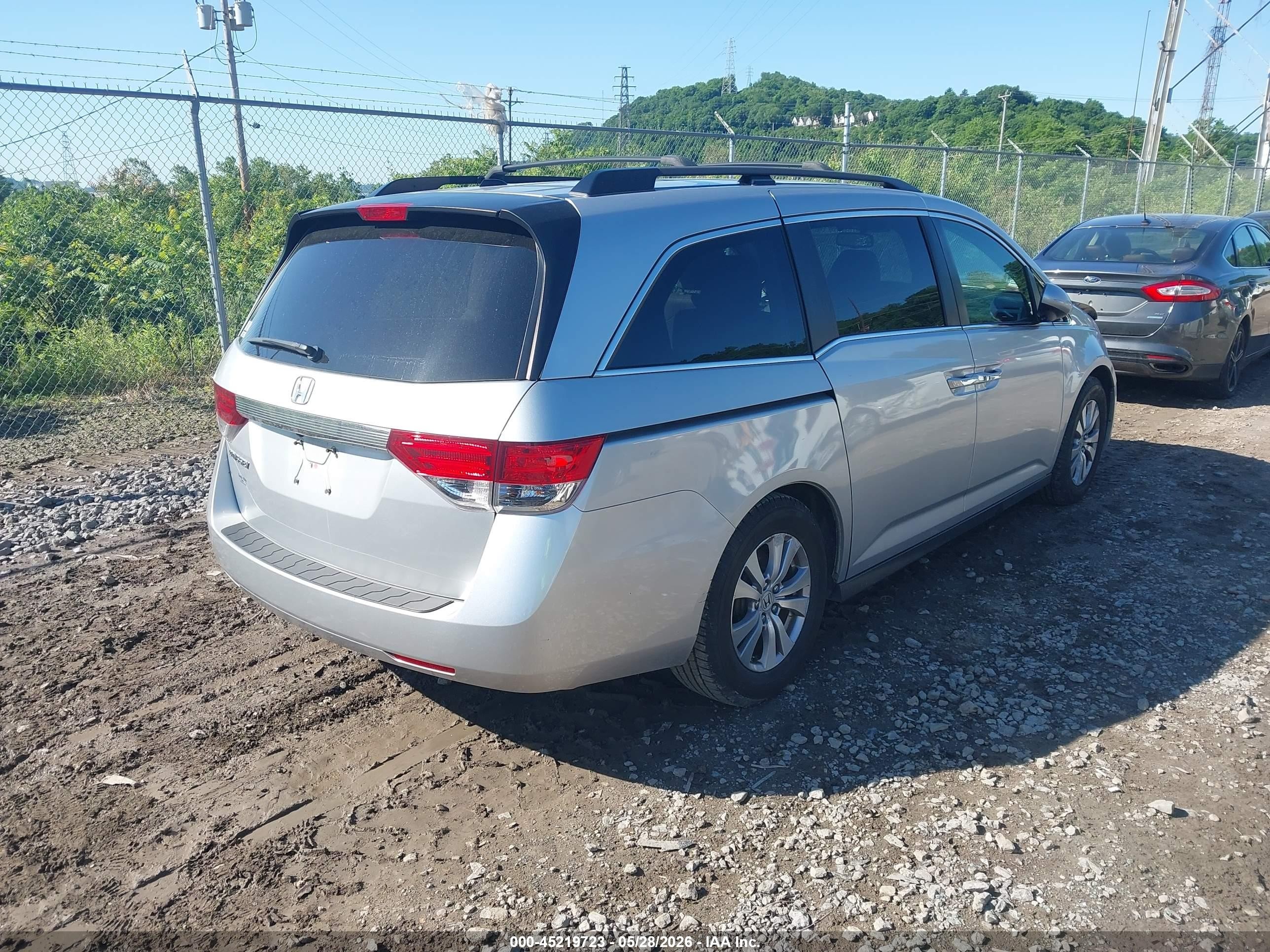 2014 Honda Odyssey Ex-l Silver vin: 5FNRL5H67EB039259