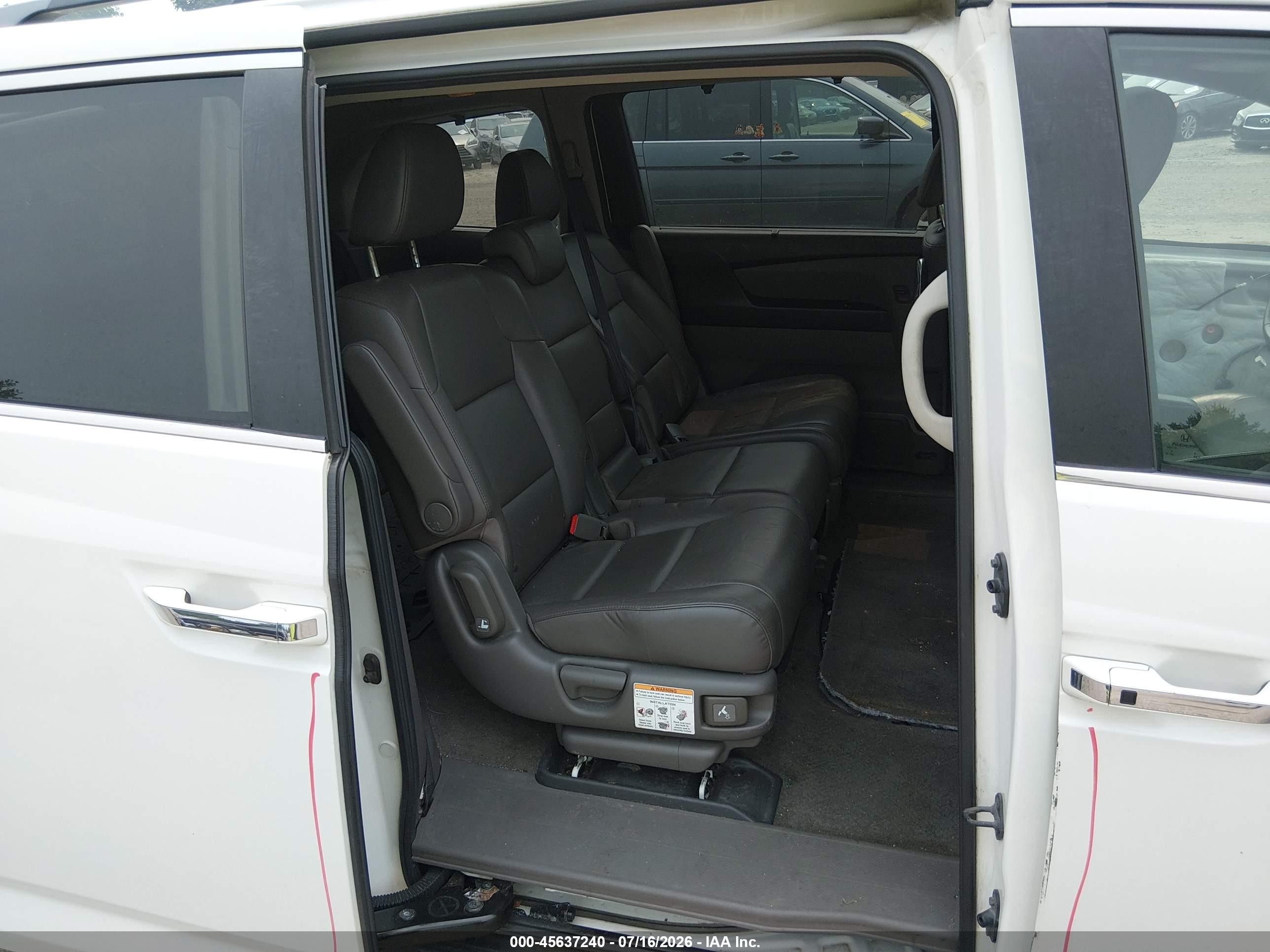 2014 Honda Odyssey Ex-l White vin: 5FNRL5H67EB101713