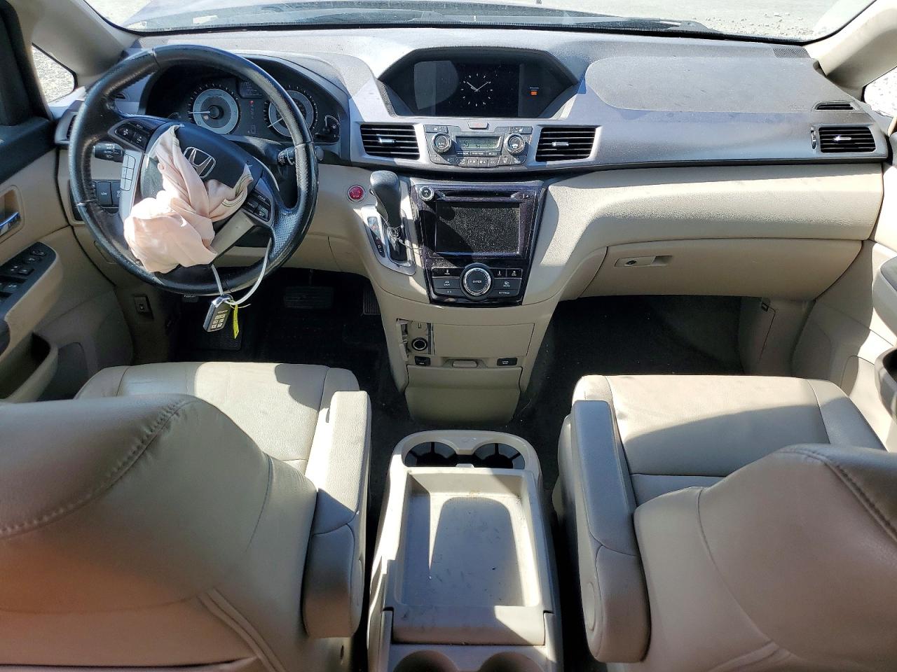 2015 Honda Odyssey Burgundy vin: 5FNRL5H67FB005761