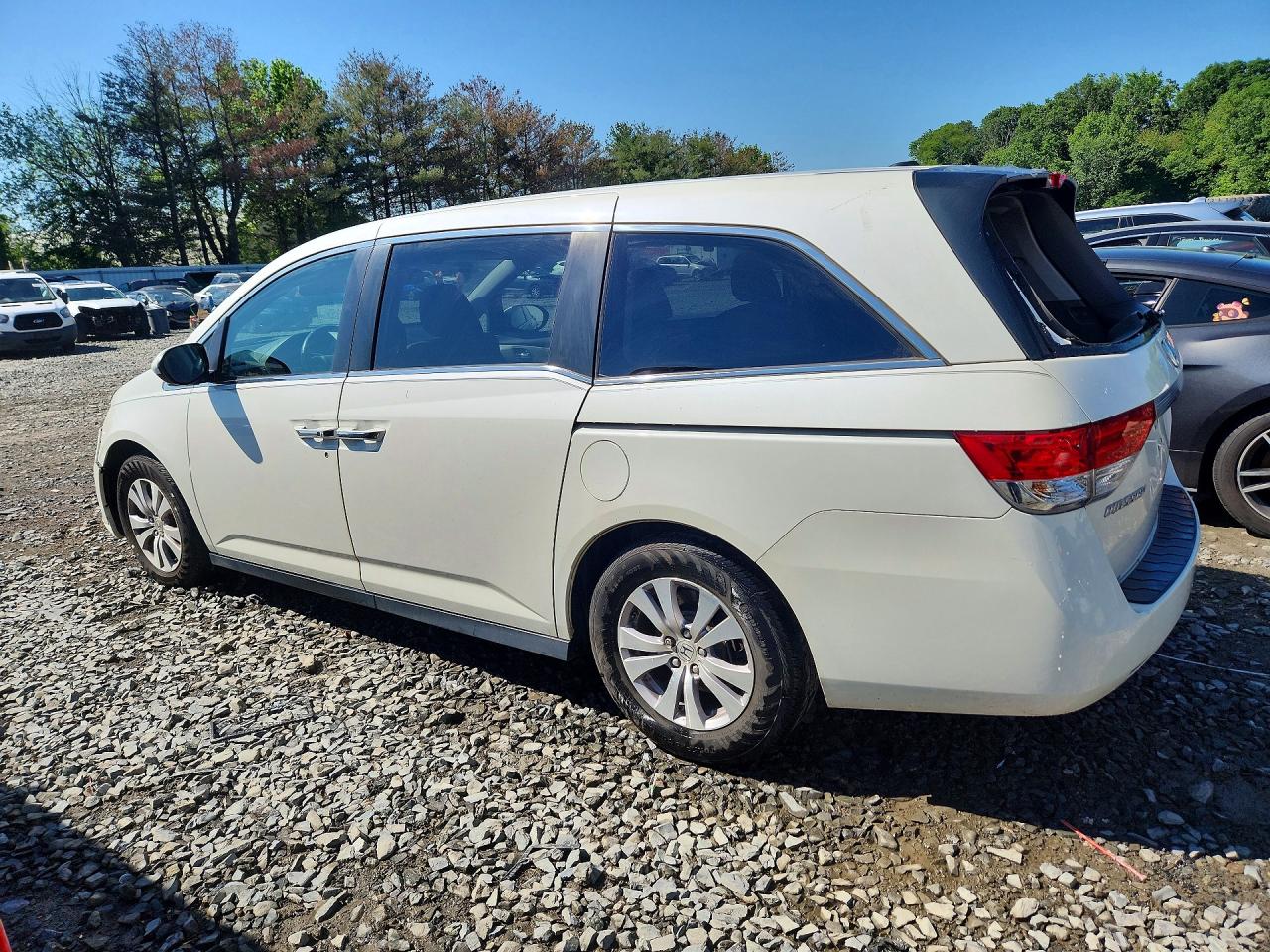 2015 Honda Odyssey Exl White vin: 5FNRL5H67FB066060