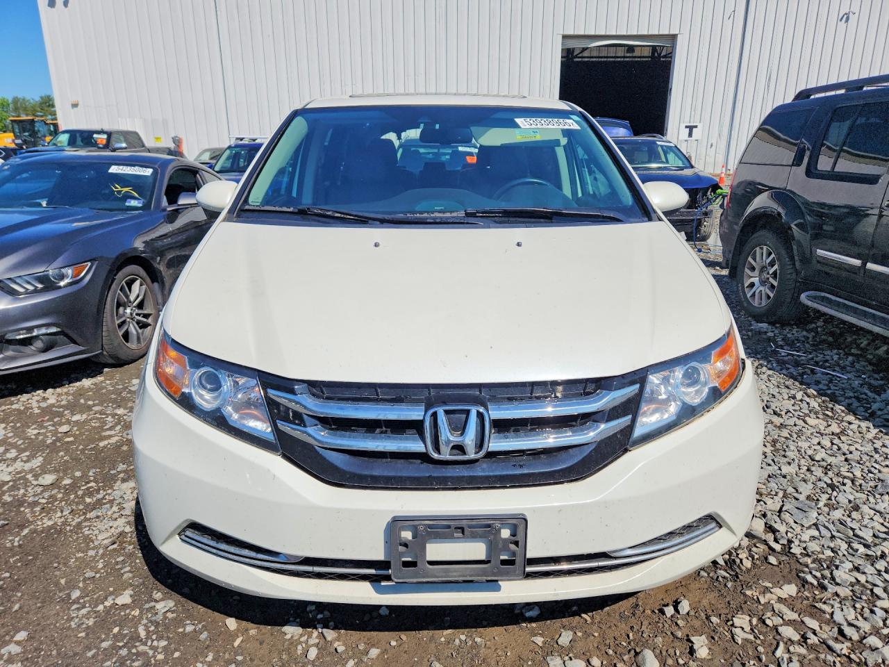 2015 Honda Odyssey Exl White vin: 5FNRL5H67FB066060