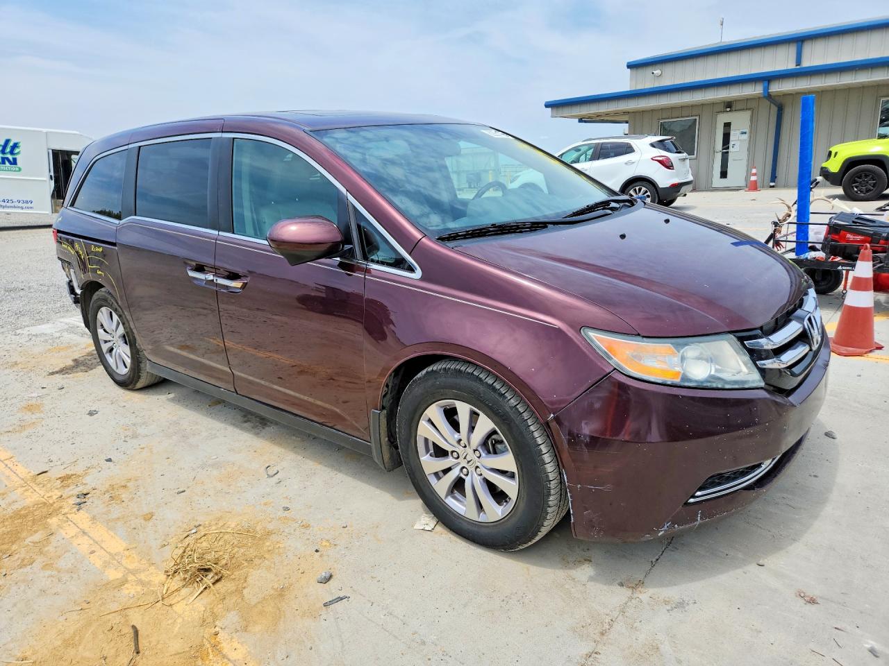 2015 Honda Odyssey Maroon vin: 5FNRL5H67FB085577