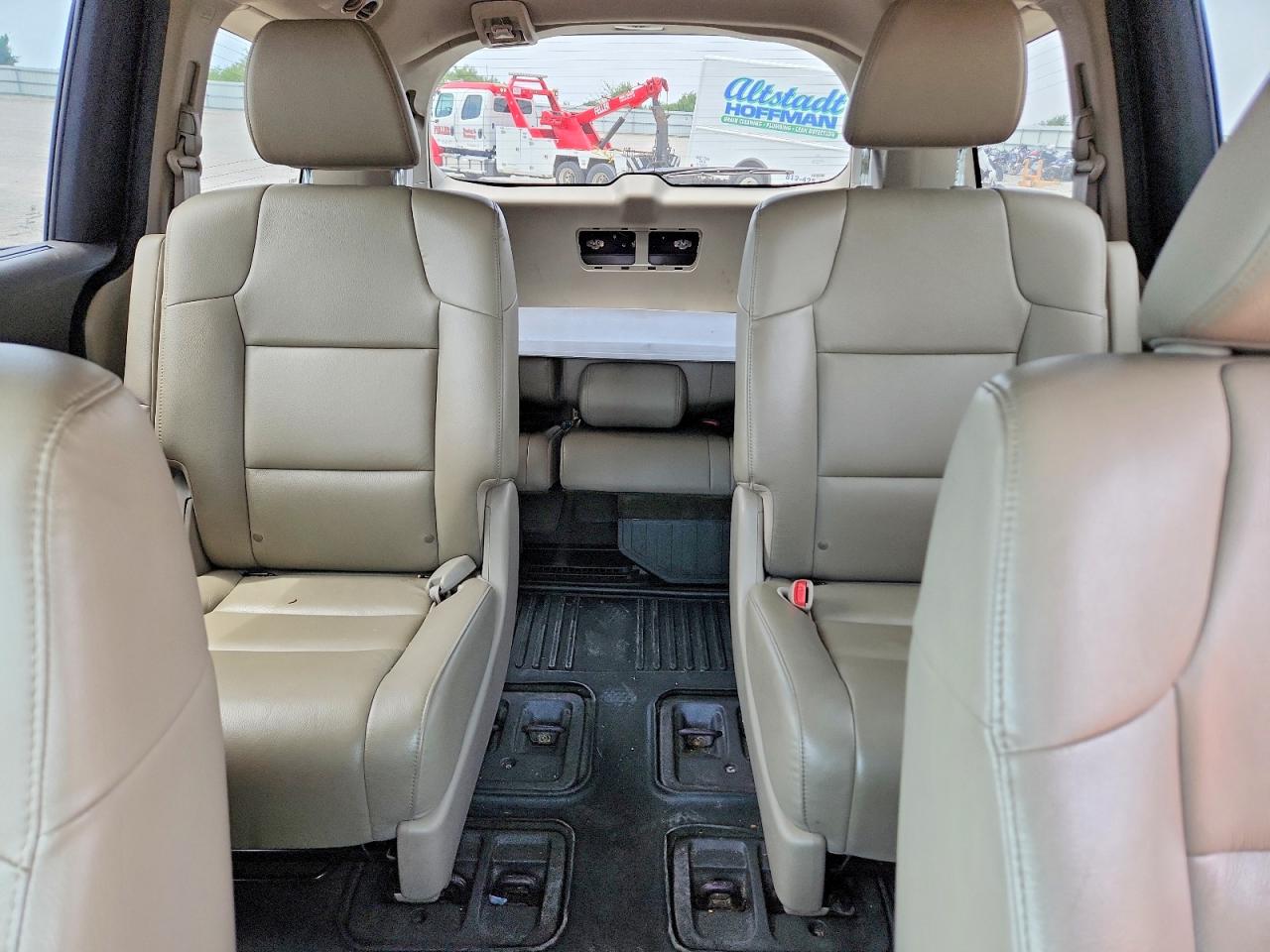 2015 Honda Odyssey Maroon vin: 5FNRL5H67FB085577