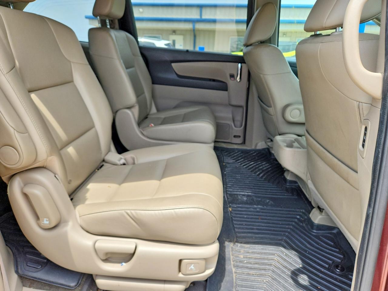 2015 Honda Odyssey Maroon vin: 5FNRL5H67FB085577