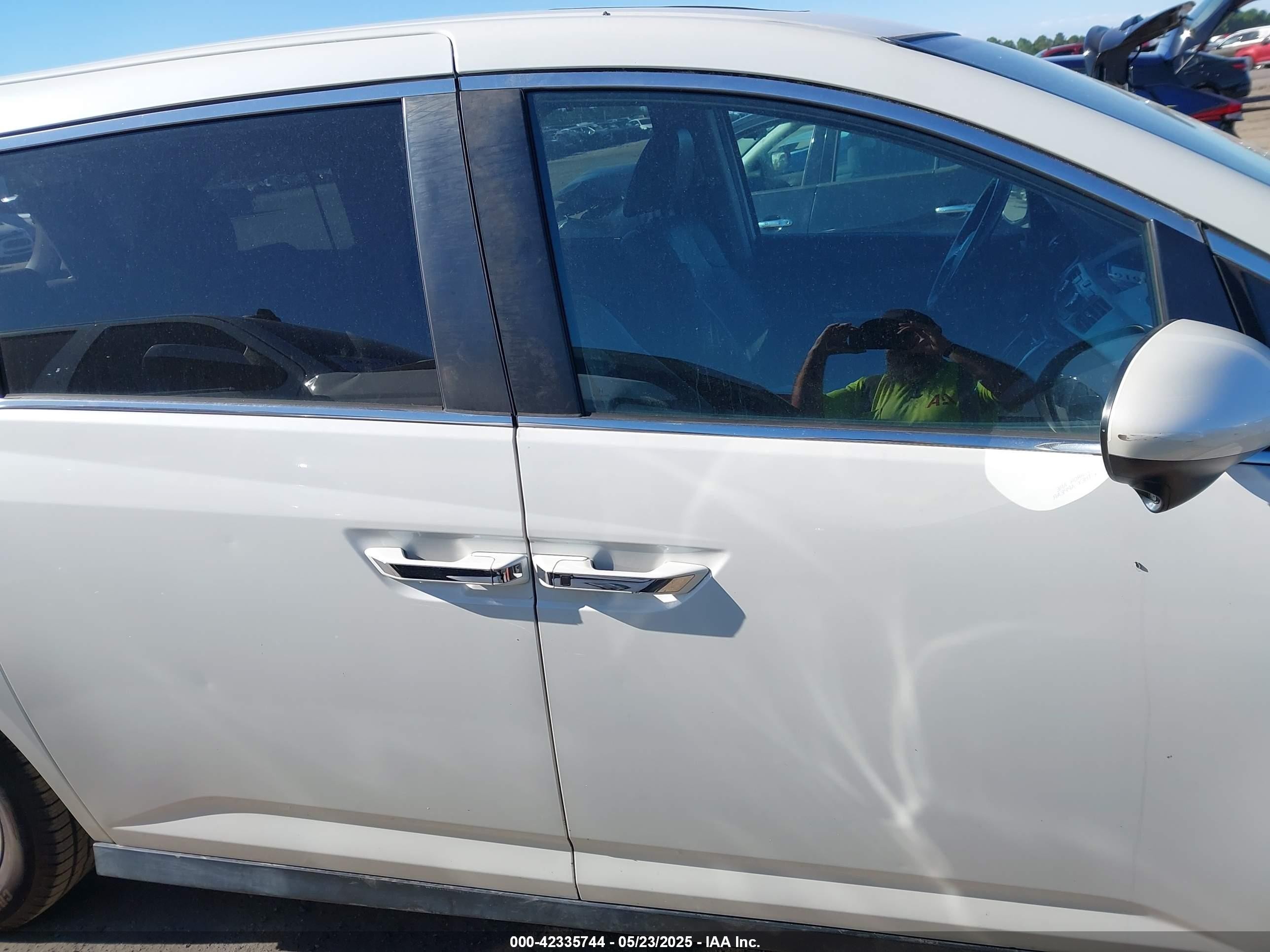 2015 Honda Odyssey Ex-l White vin: 5FNRL5H67FB118657